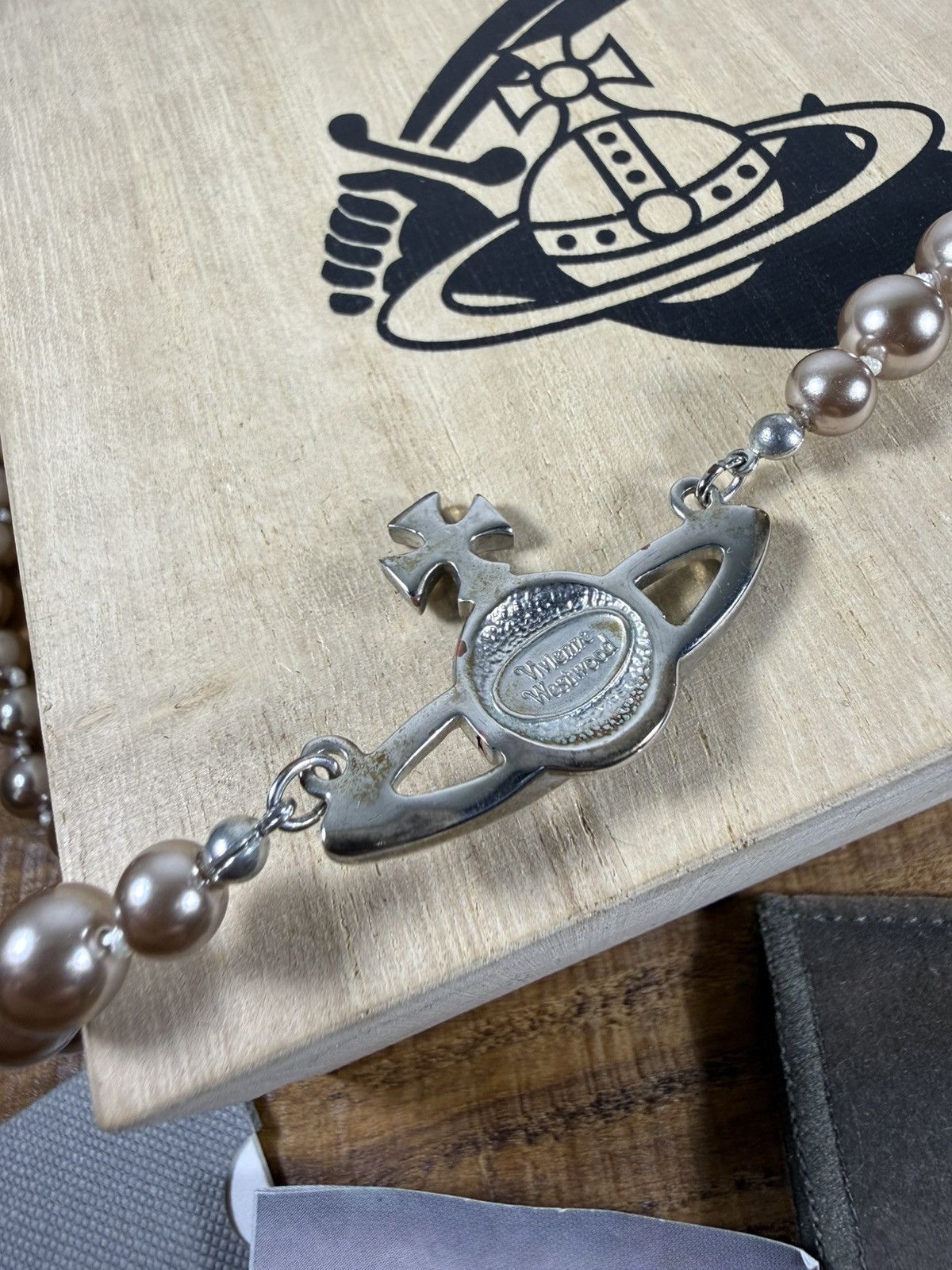 Vivienne Westwood Vivienne Westwood Vintage Orb Pearl Choker Necklace Silver Size ONE SIZE - 8 Thumbnail