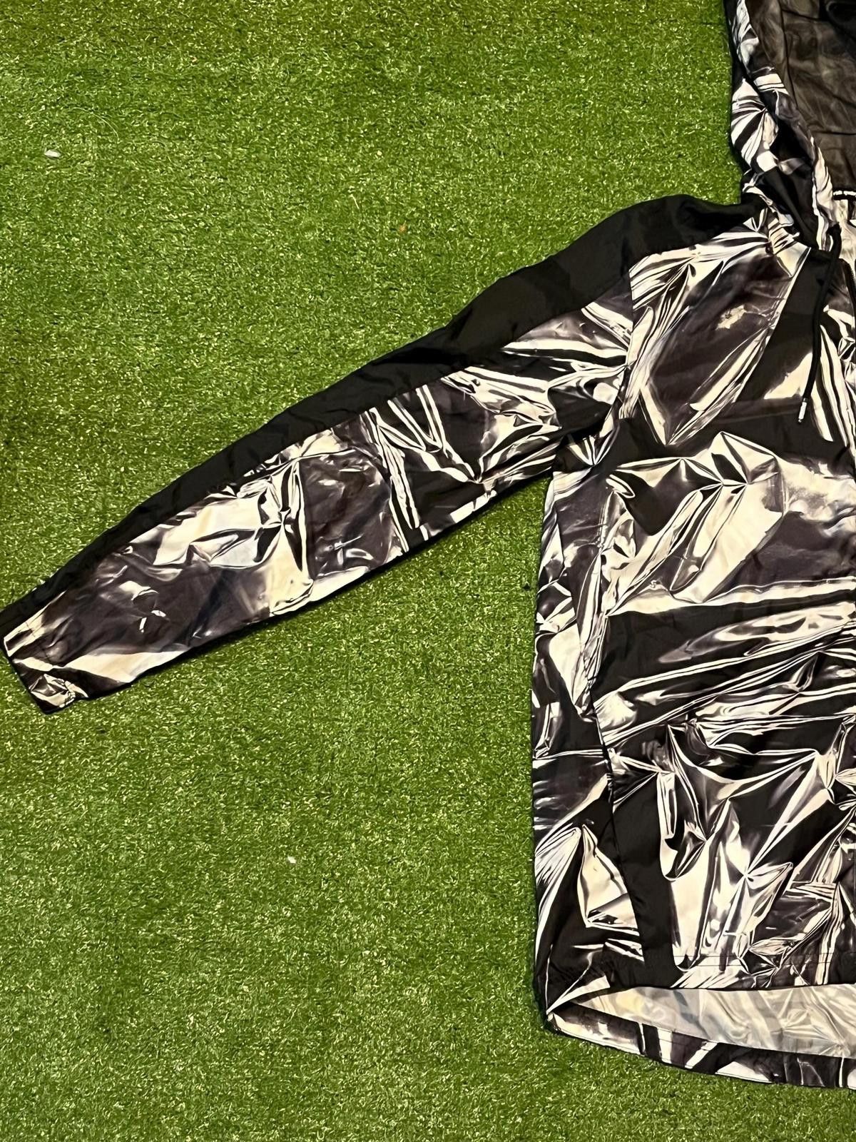 Puma Puma Womens Reflective Hooded Jacket Size US M / EU 48-50 / 2 - 7 Thumbnail