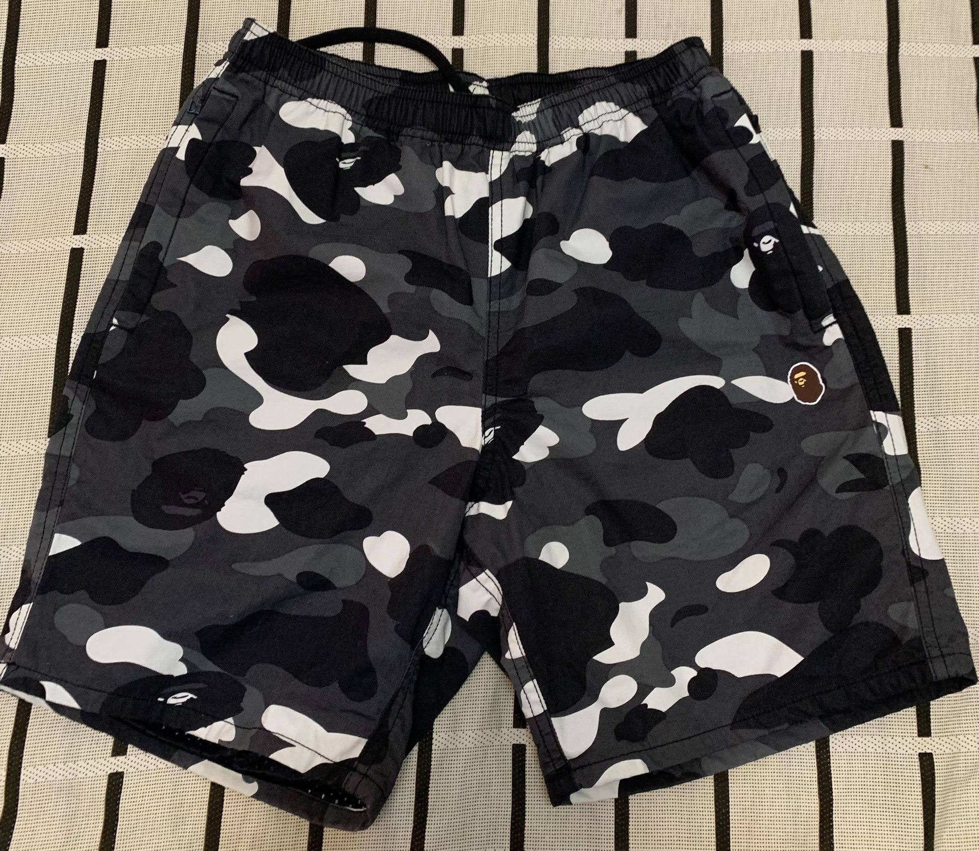 Bape Bape Camo Ape Head Shorts S Men Size US 30 / EU 46 - 1 Thumbnail
