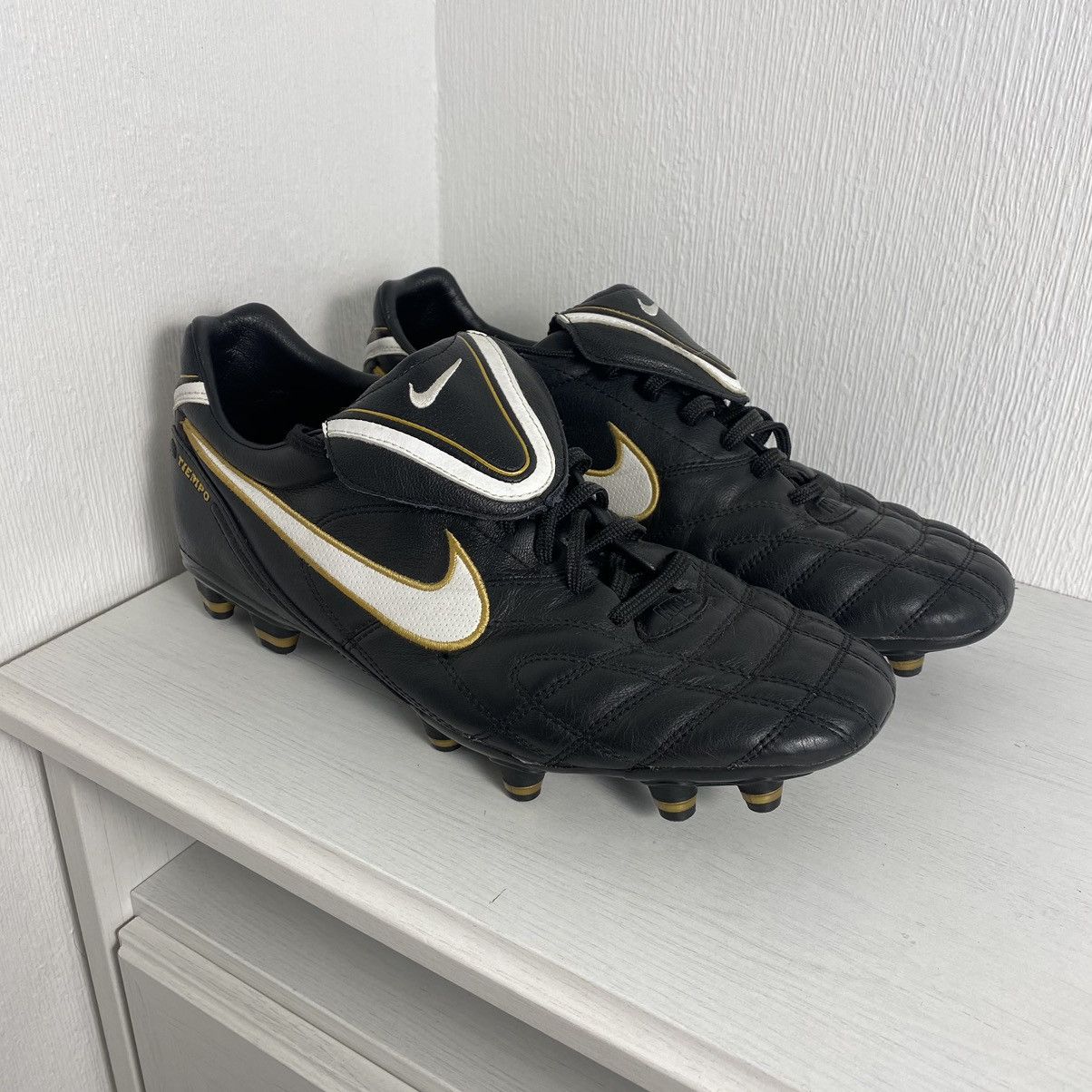 image of Nike Tiempo 1984 Firm Ground Soccer Boots in Black/White, Men's (Size 10)