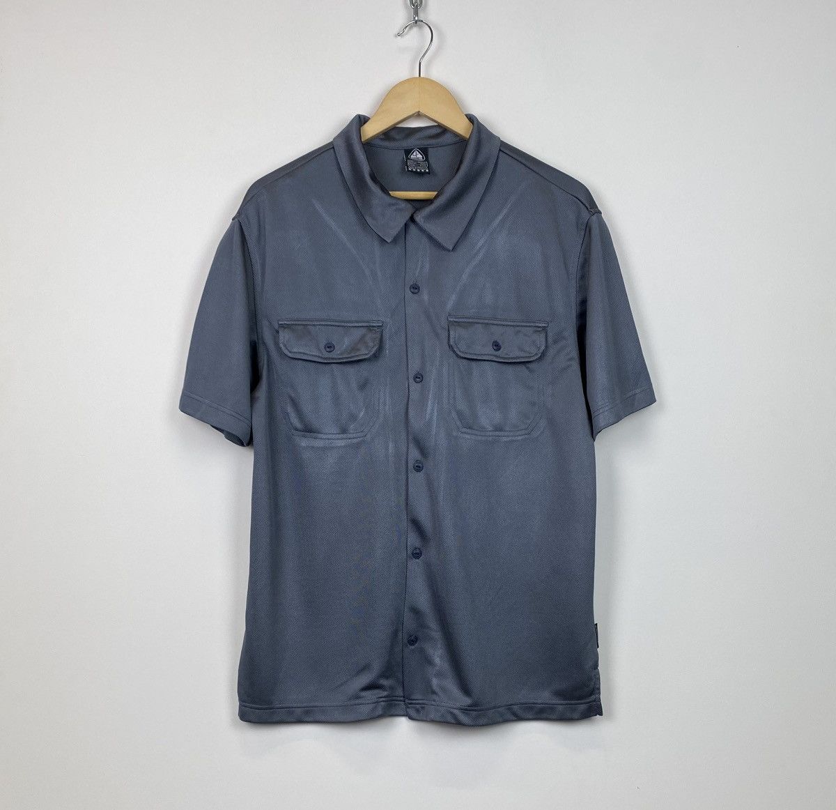 Vintage Vintage Nike ACG Alpha Project Shirt Buttons Size L Top Grey Size US L / EU 52-54 / 3 - 1 Thumbnail