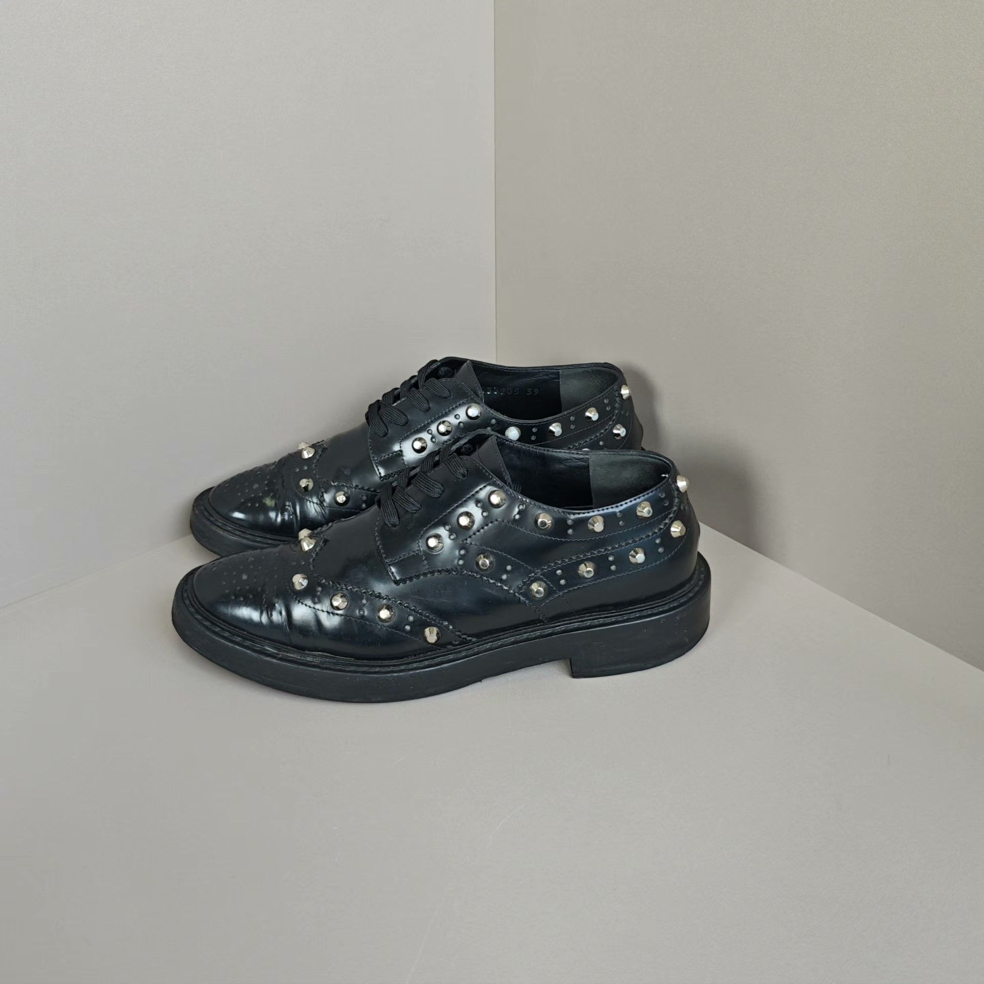 Balenciaga Balenciaga Lowtop Sneakers 6 Men Size US 6 / EU 39 - 1 Thumbnail