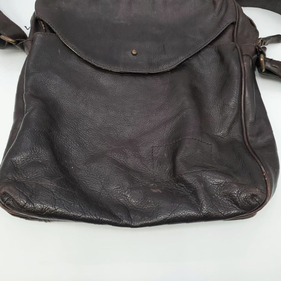 Banana Republic Banana Republic Leather Chocolate Brown Messenger Bag Men’s 13" Satchel, Medium, Zip Button Closure, Brown, Leather, Classic Messenger Bag, Men Size ONE SIZE - 5 Thumbnail
