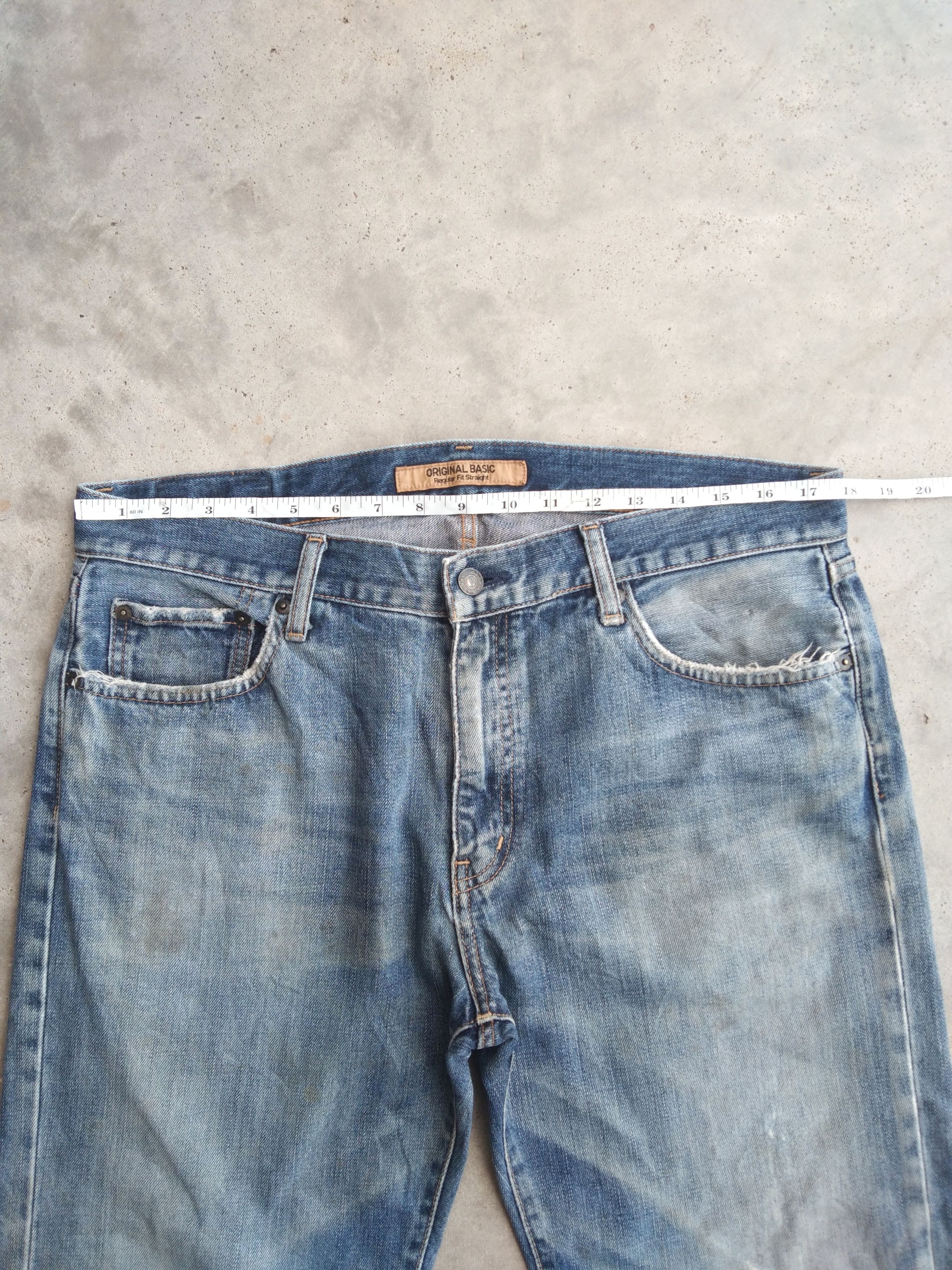 Japanese Brand Vintage Faded Blue Uniqlo S-002 Distressed Jeans 35x30 Size US 35 - 7 Thumbnail