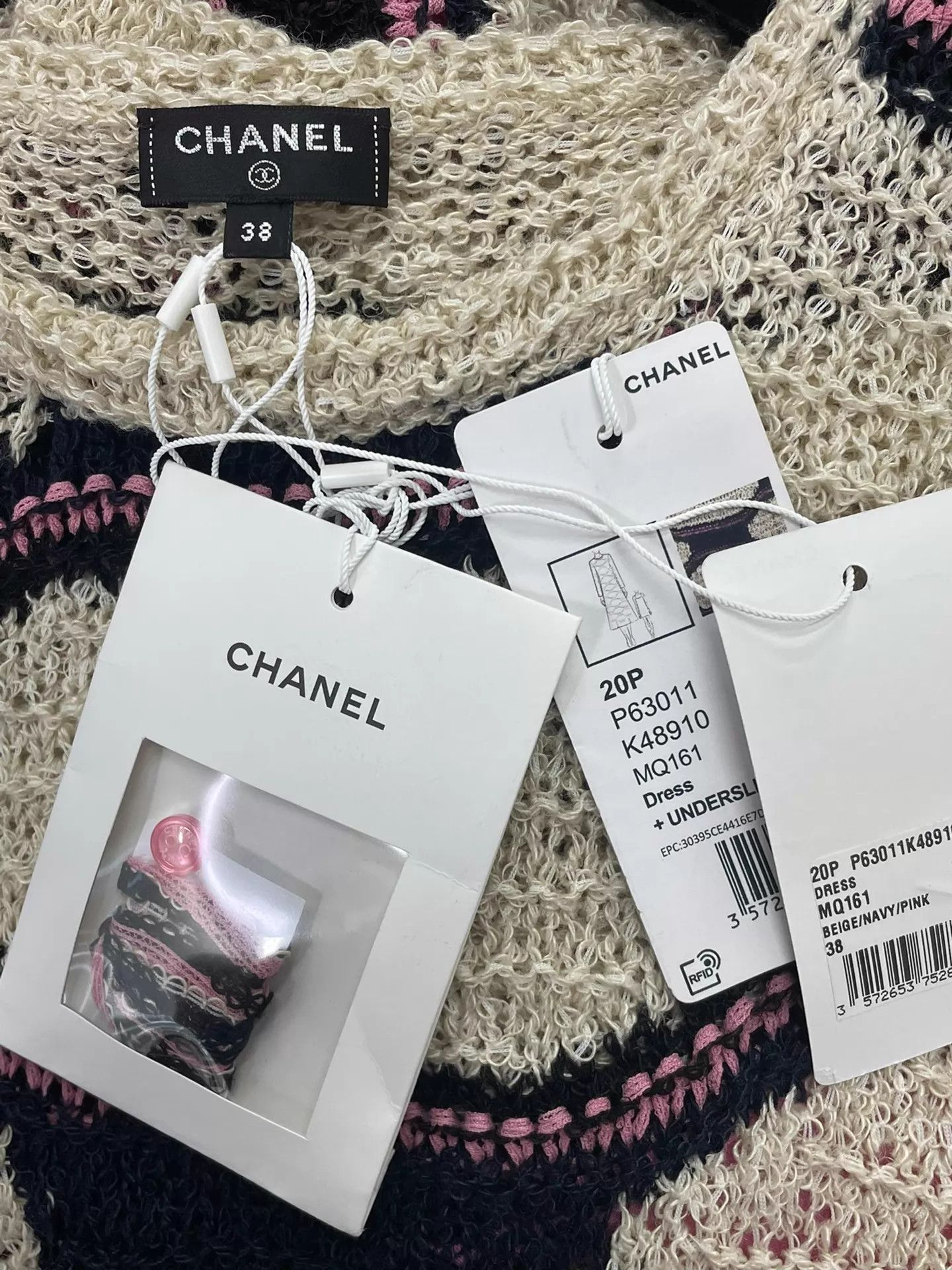 Chanel Chanel Color Blocked Cream White Black Knit Dress 38 Size S / US 4 / IT 40 - 4 Thumbnail