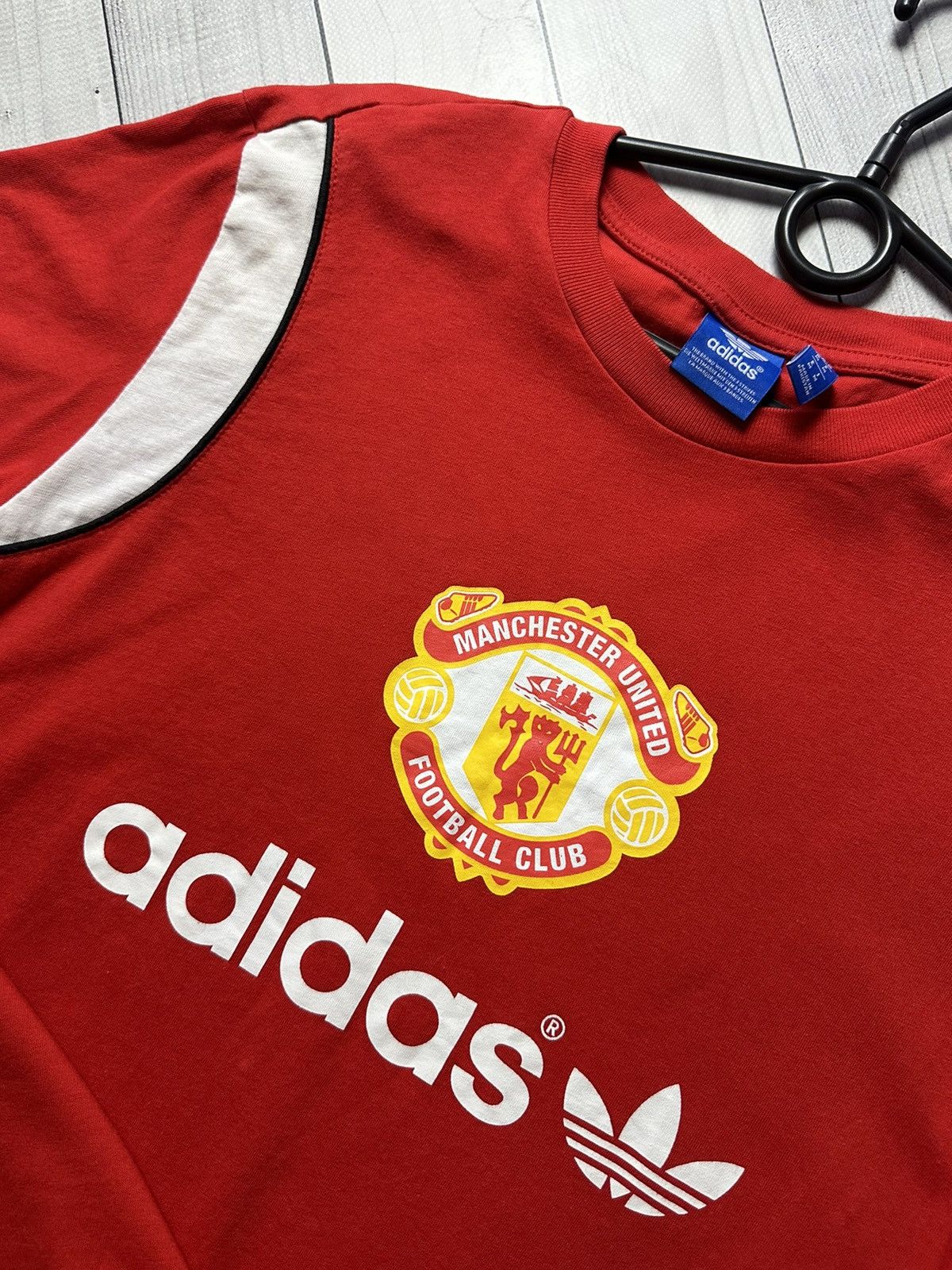 Adidas Vintage Adidas Manchester United soccer tee retro logo M Size US M / EU 48-50 / 2 - 5 Thumbnail