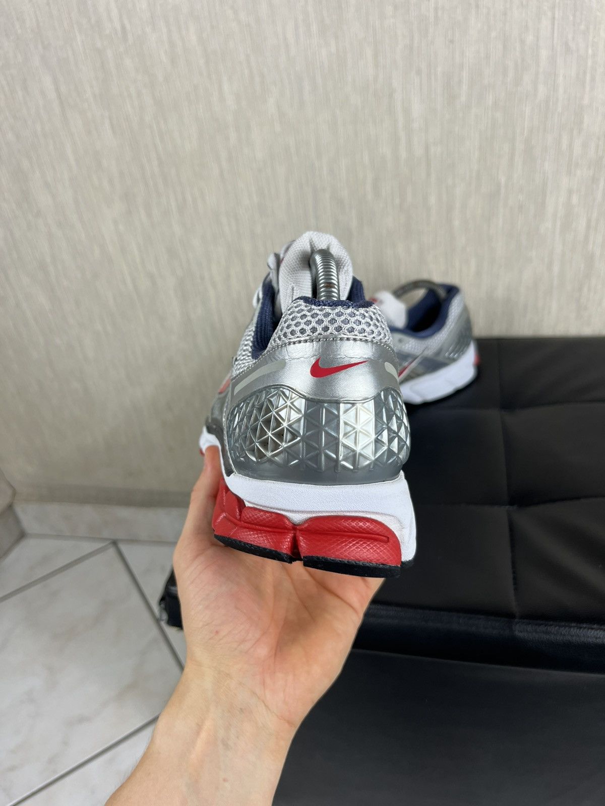 Nike Vintage Nike Vomero 5 mesh y2k silver retro sneakers shoes Size US 8 / EU 41 - 18 Thumbnail