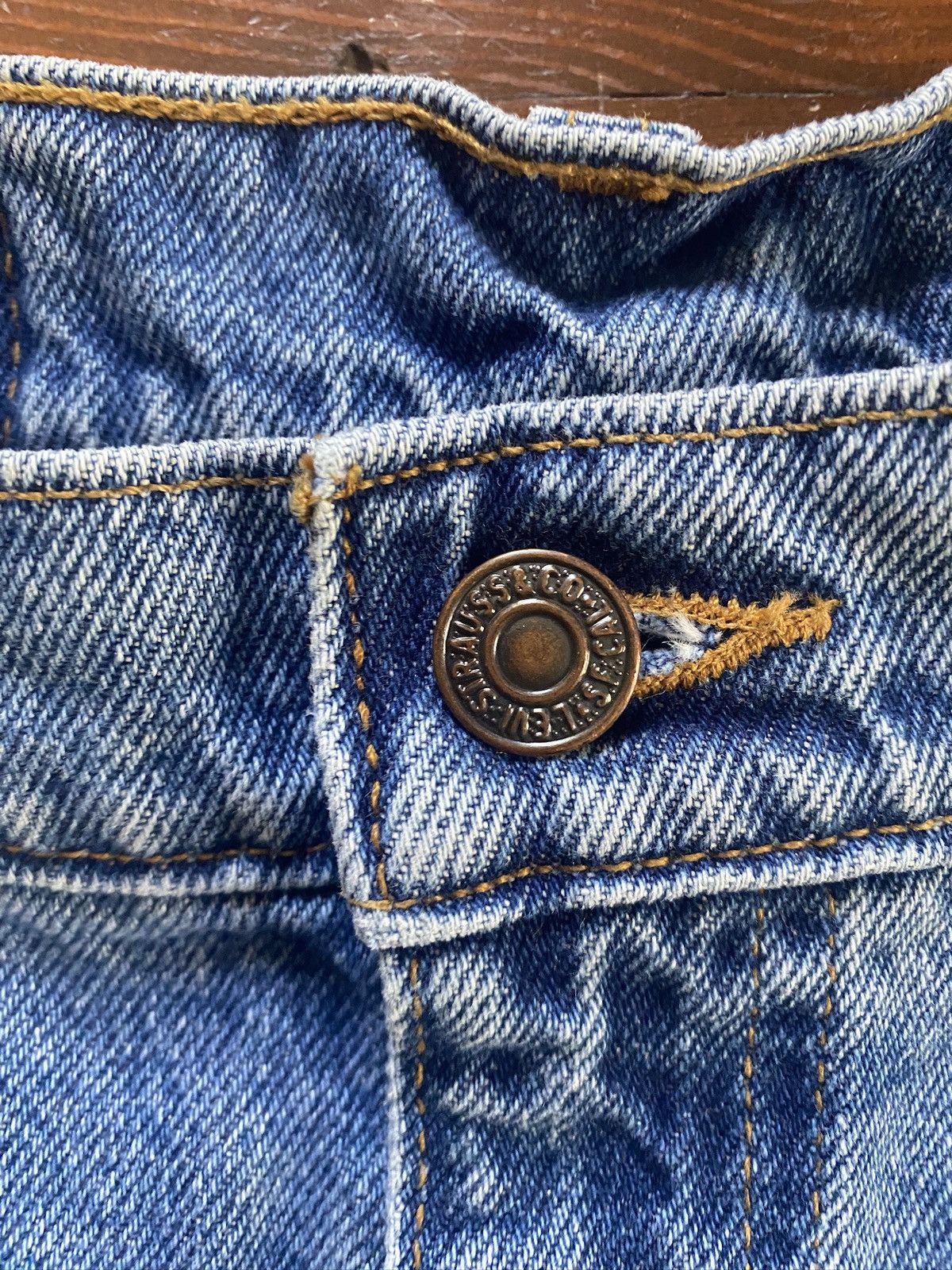 Levi's × Vintage Vintage ‘96 Levi’s 550 Orange Tab Relaxed Fit Jean Shorts Size US 37 - 7 Thumbnail