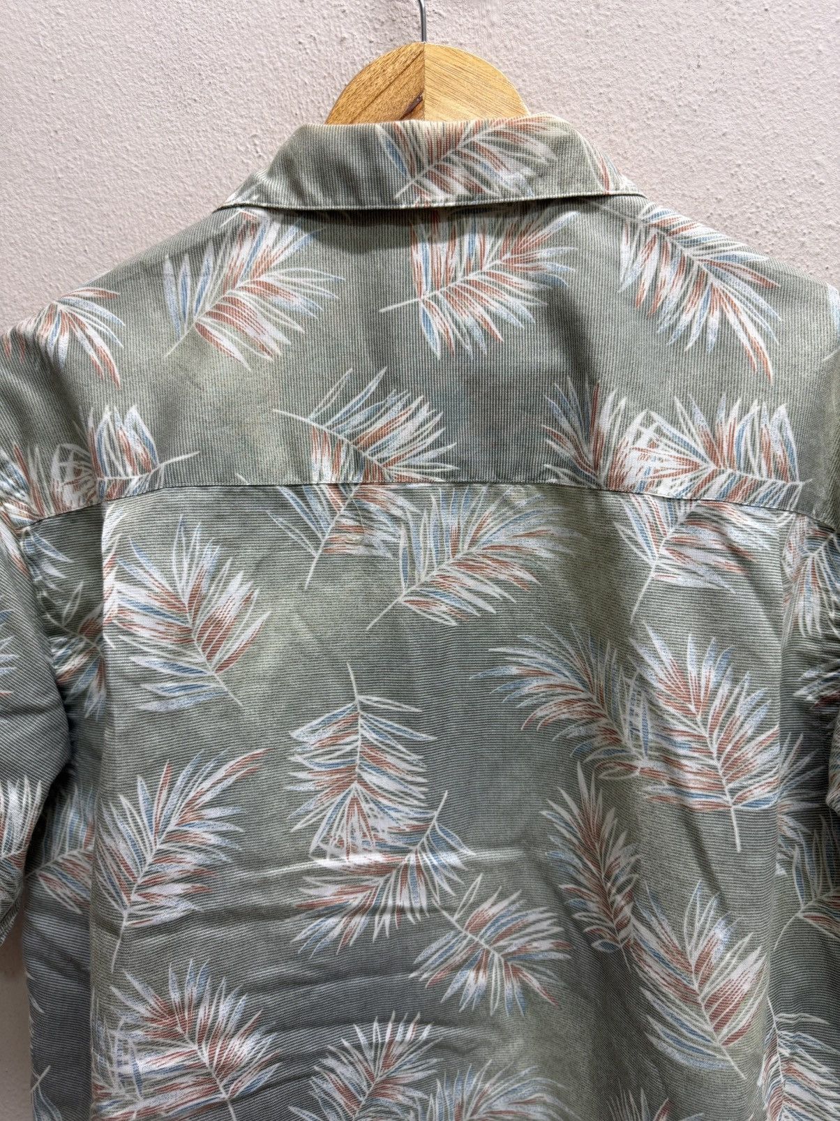 Japanese Brand VINTAGE IY BASICS FLORA DESIGN HAWAII BUTTON UP SHIRT Size US M / EU 48-50 / 2 - 17 Thumbnail