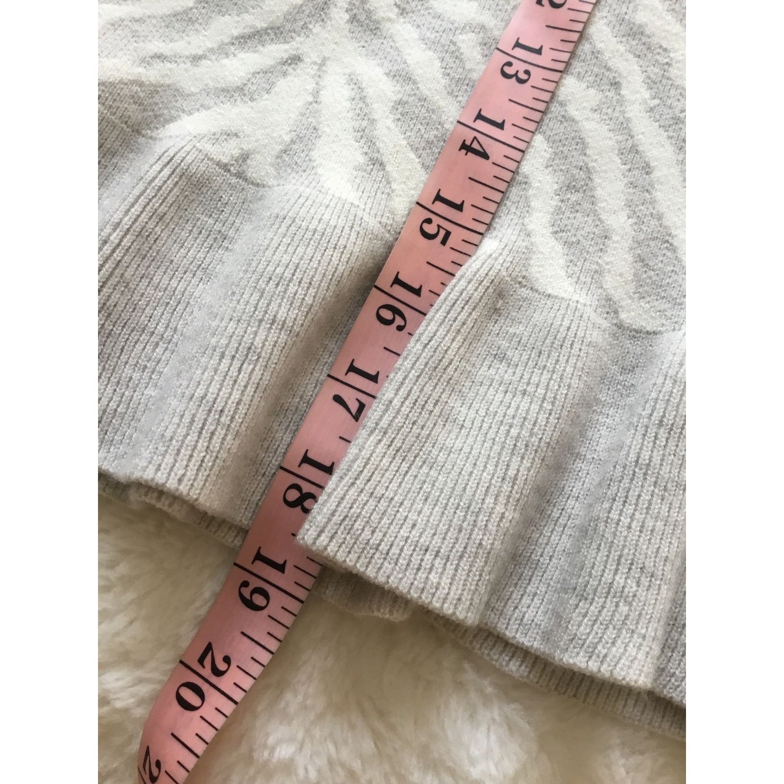 Anthropologie Anthropologie Gray Zebra Ruffled Knit Skirt Size 30" / US 8 / IT 44 - 16 Thumbnail