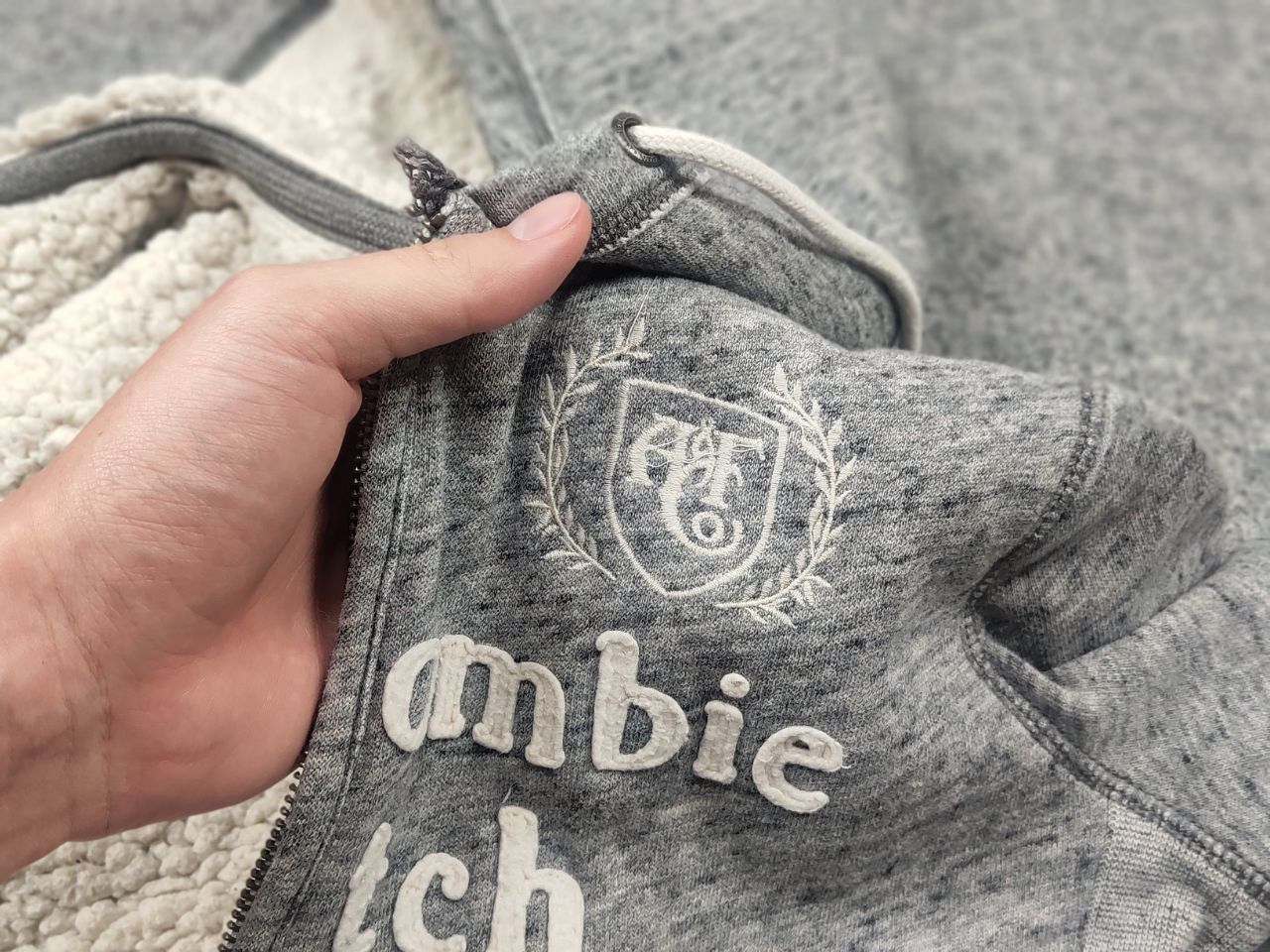 Abercrombie & Fitch Abercrombie & Fitch Vintage Zip Sherpa Fur Hoodie Y2K Style Size US M / EU 48-50 / 2 - 15 Thumbnail