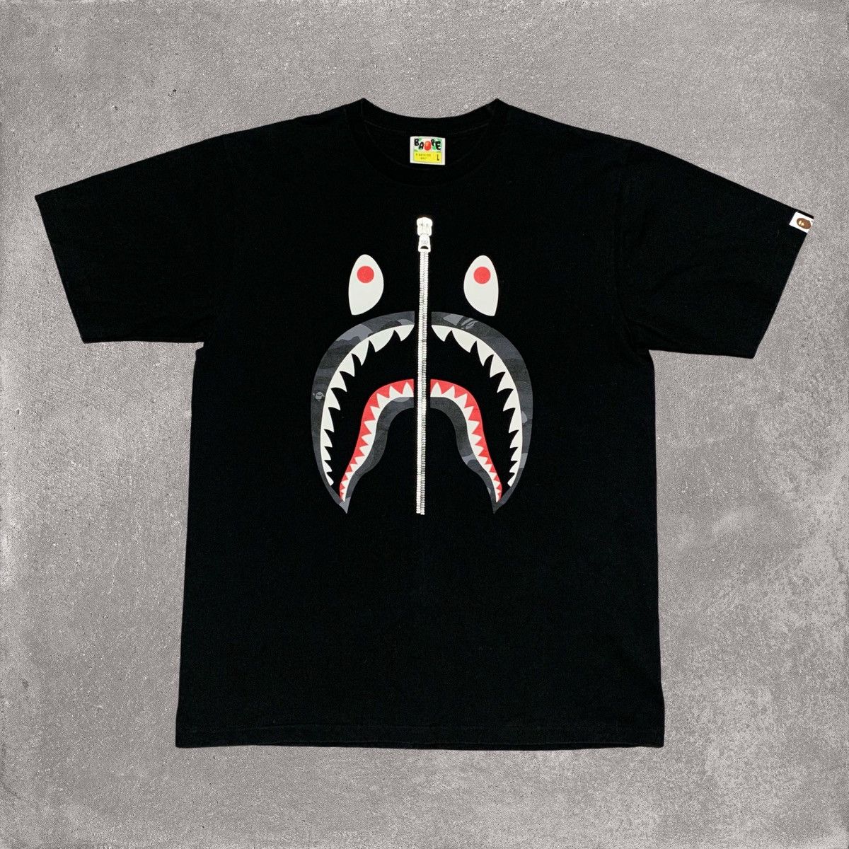 Bape Bape Large Shark Camo Black Tee A Bathing Ape Size US L / EU 52-54 / 3 - 1 Thumbnail