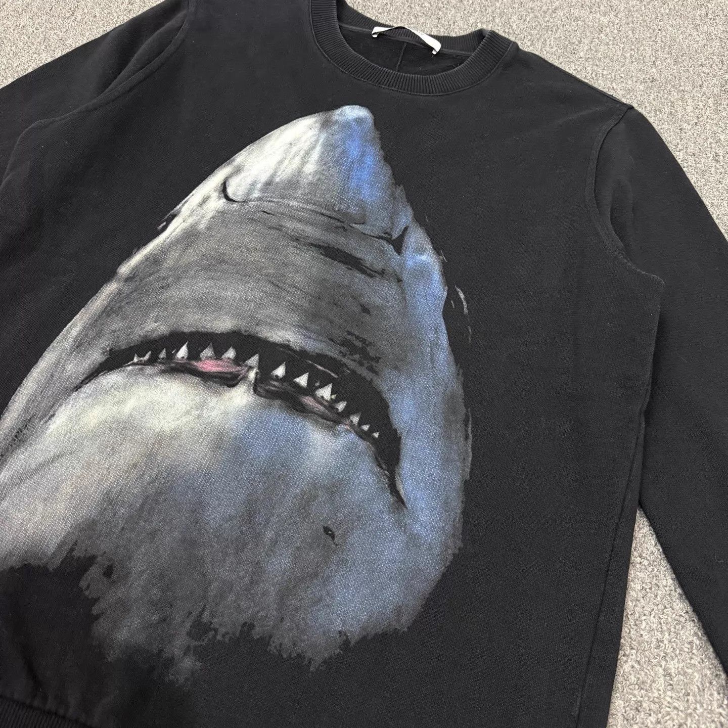 Givenchy Givenchy Shark black crewneck sweatshirt S 99 new Size US S / EU 44-46 / 1 - 3 Thumbnail