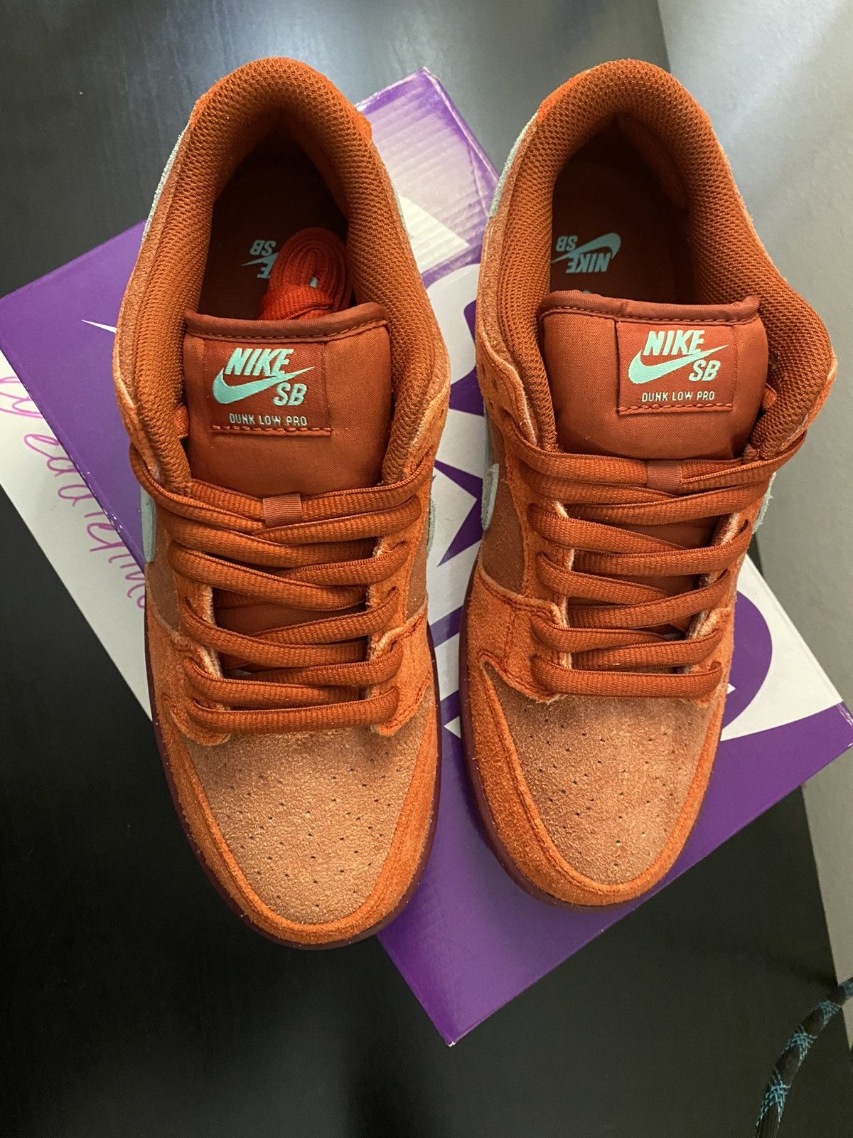 Nike Nike SB Dunk Low PRM (MYSTIC RED) Size US 8.5 / EU 41-42 - 5 Thumbnail