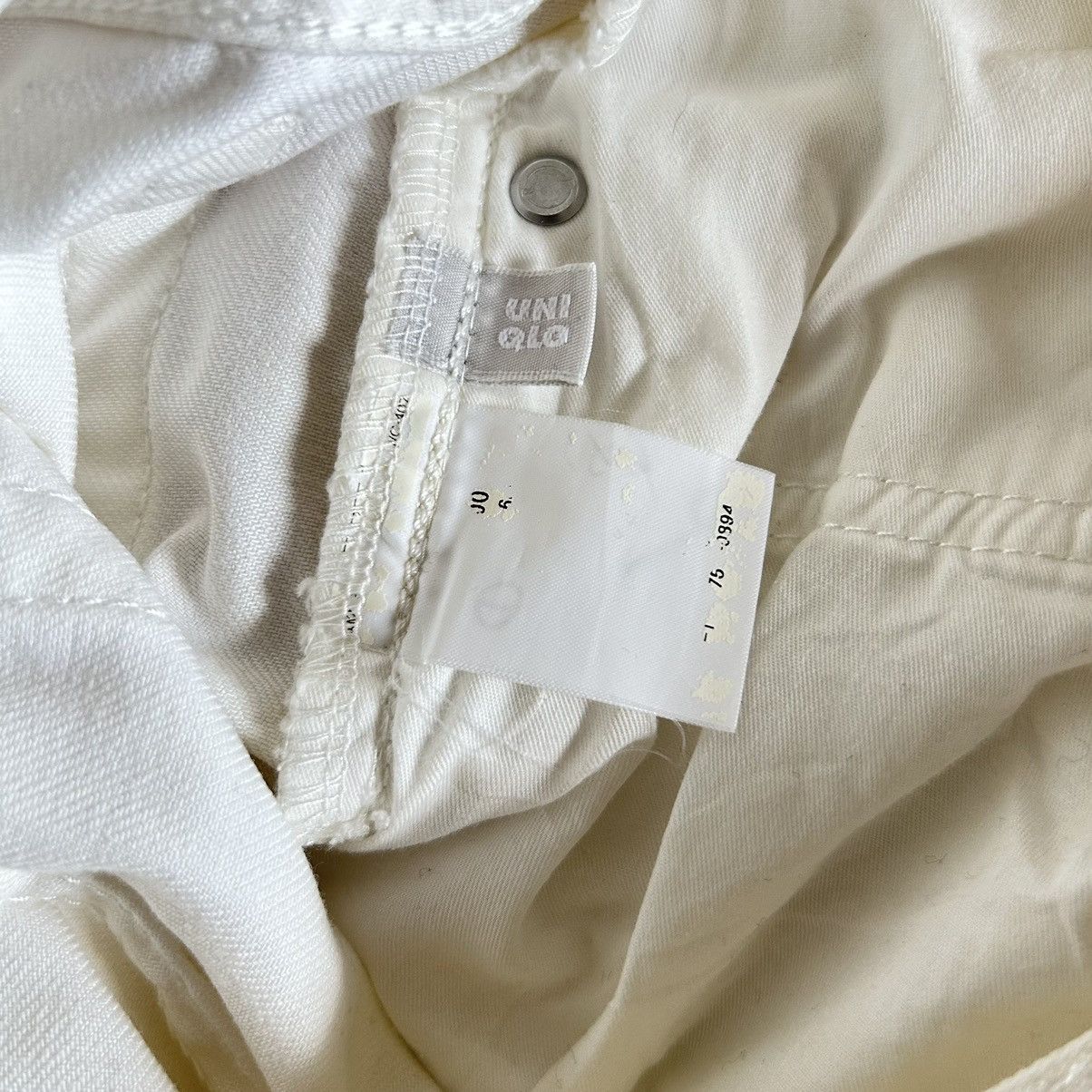 Uniqlo Vintage Uniqlo Flare White Denim Size US 29 - 9 Thumbnail