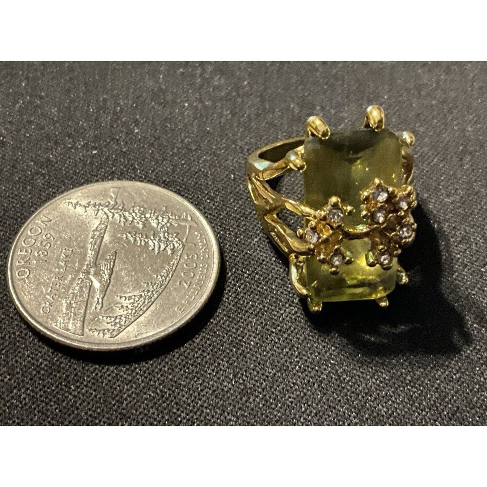 Other Gold Tone Statement Ring Glass & Rhinestone Size 6 Size ONE SIZE - 3 Thumbnail