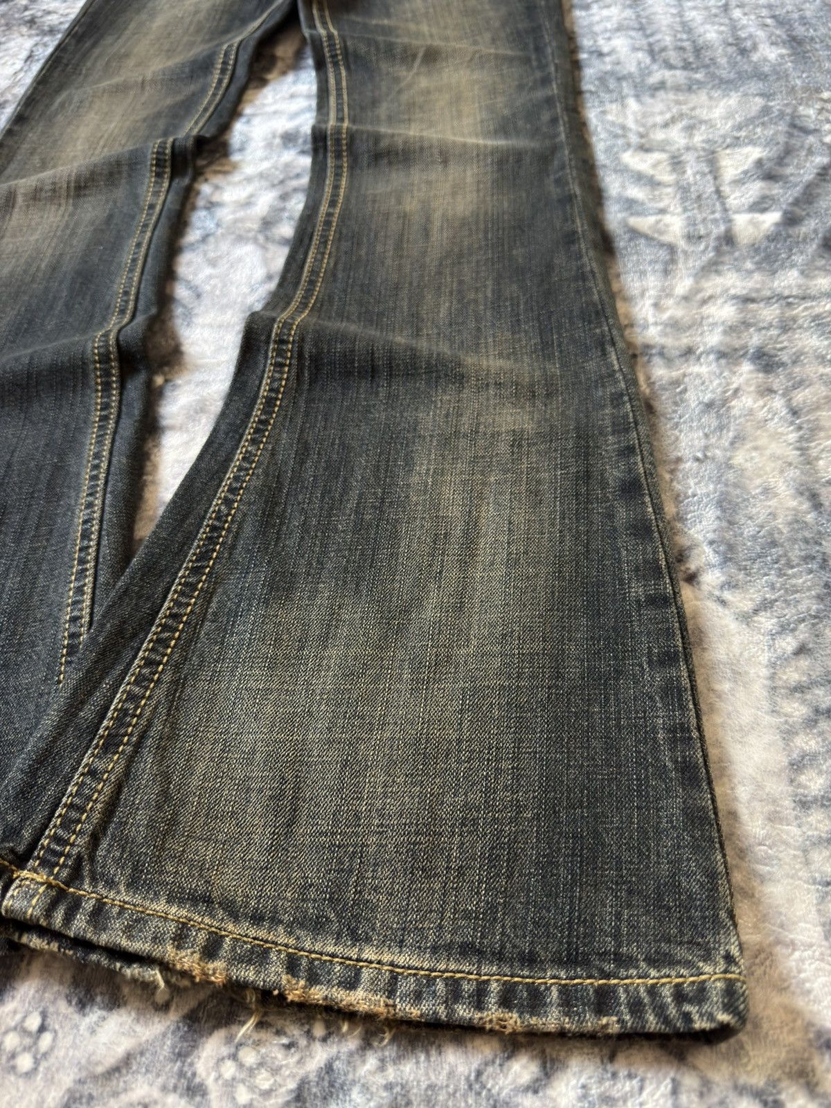 Tornado Mart Cecil McBee Mud Wash Studded Tribal Flare Jeans Size US 27 - 10 Thumbnail