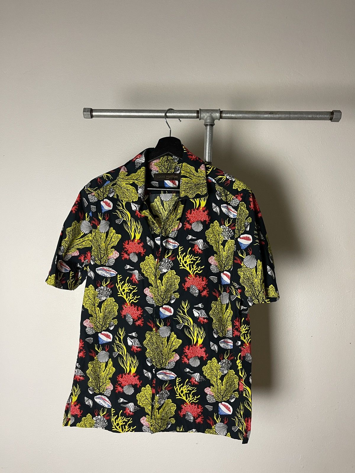 Louis Vuitton Louis Vuitton Short Sleeve Shirt Size US M / EU 48-50 / 2 - 1 Thumbnail