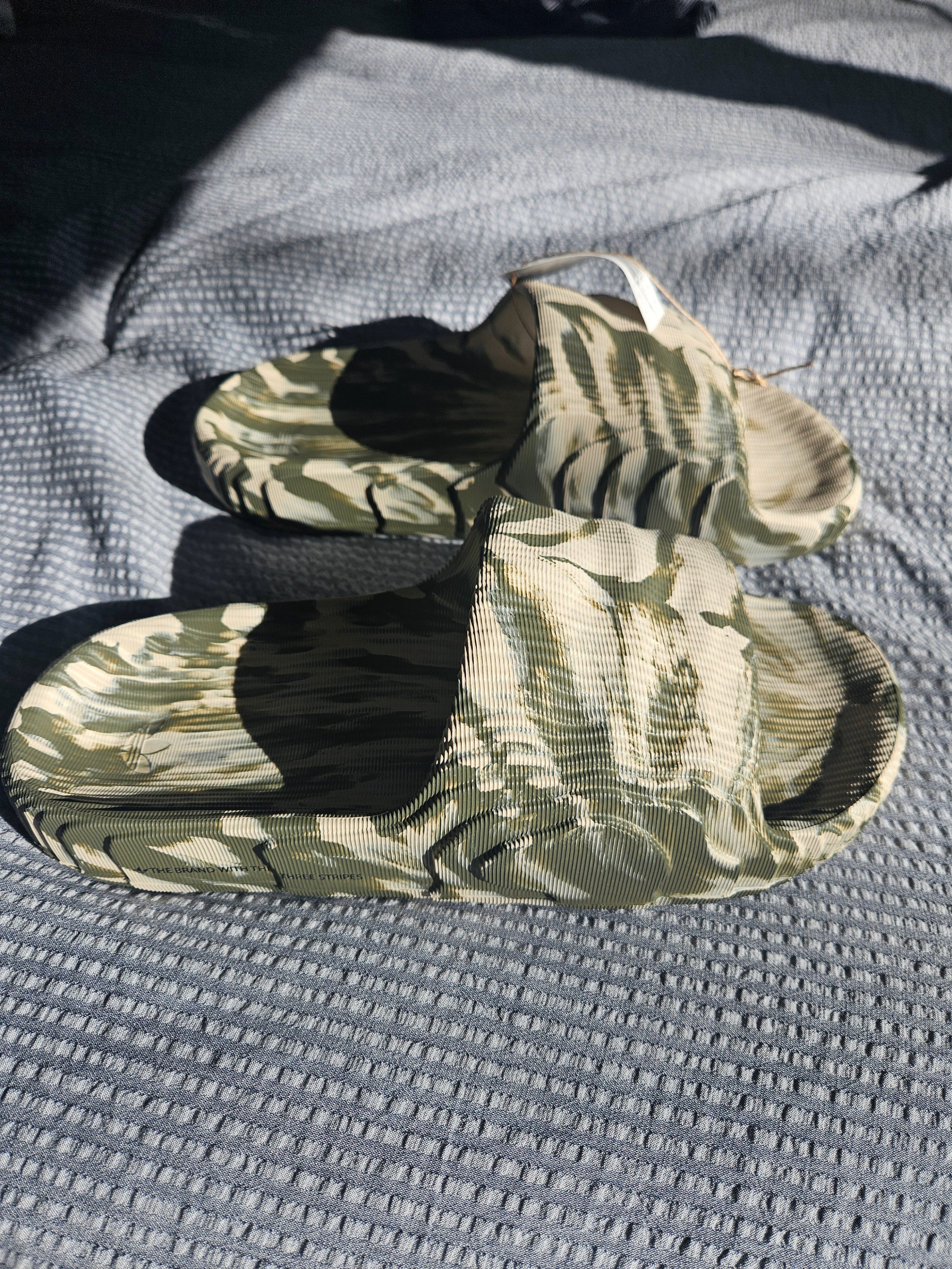 Adidas Adidas Adilette 22 Size US 11 / EU 44 - 3 Thumbnail
