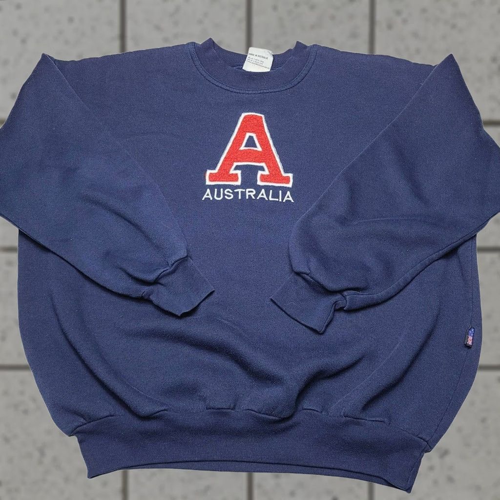 Vintage VINTAGE Purely Australian Clothing Co. Embroidered Australia Logo Sweatshirt L Men Blue Australia Sweatshirt Mens Size L Size US L / EU 52-54 / 3 - 1 Thumbnail