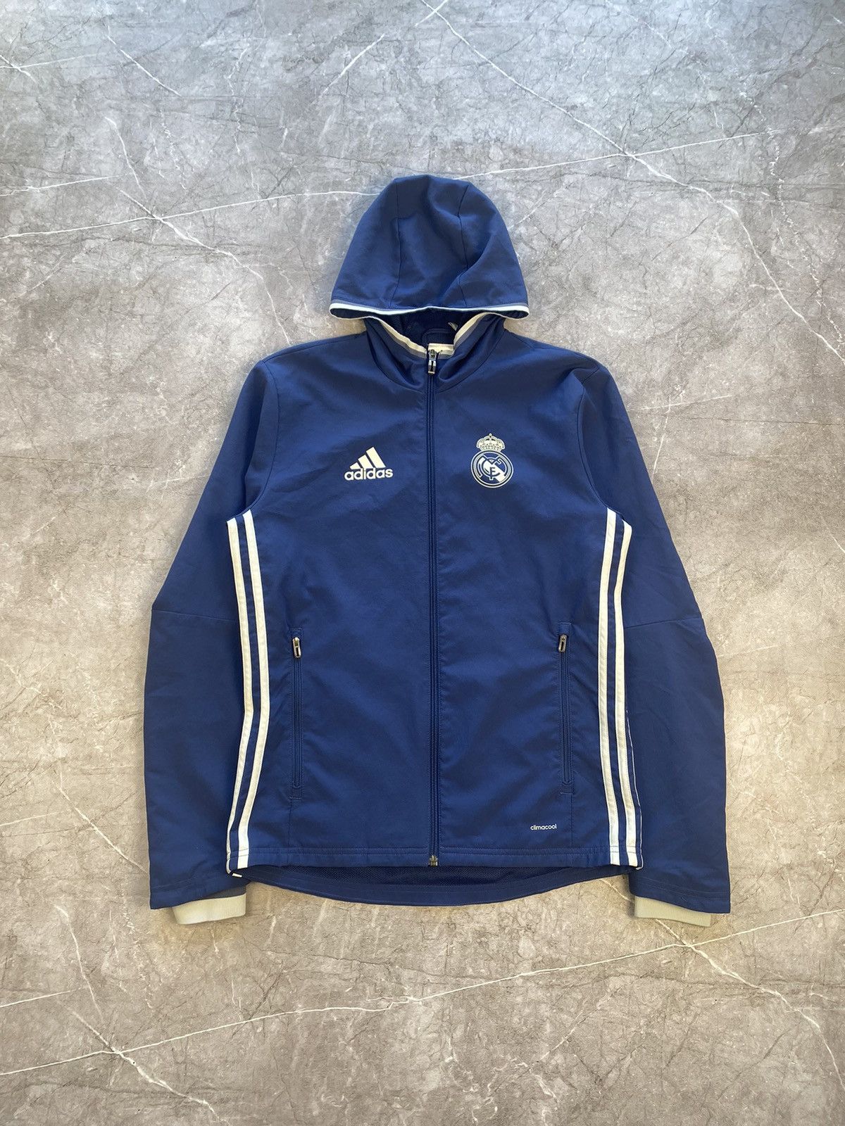 Adidas × Vintage Vintage 2016 Adidas Real Madrid Soccer Light Jacket Rare Size US S / EU 44-46 / 1 - 2 Thumbnail