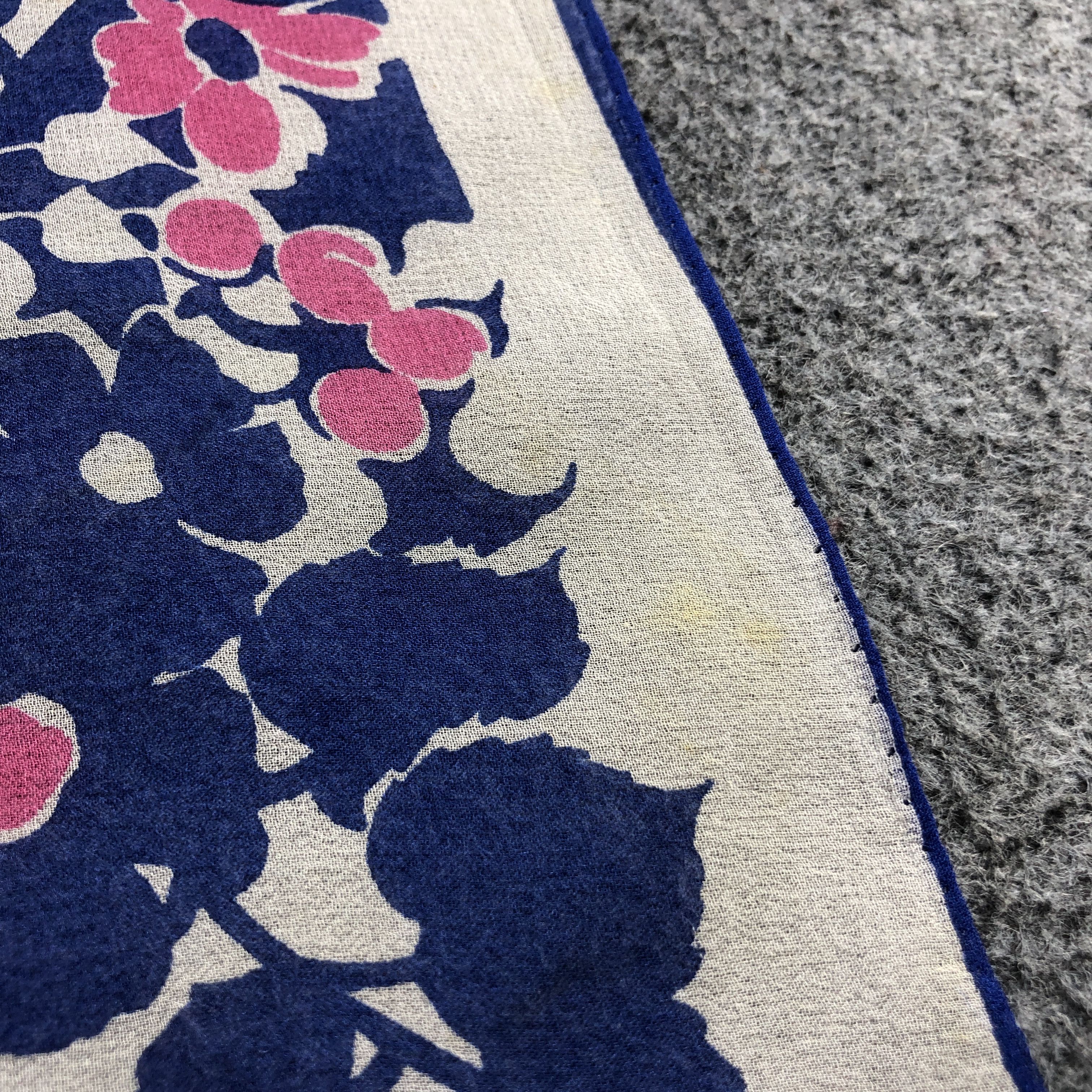 Vintage Vintage Luxury Floral Hand Rolled Silk Scarf M1295 Size ONE SIZE - 6 Thumbnail