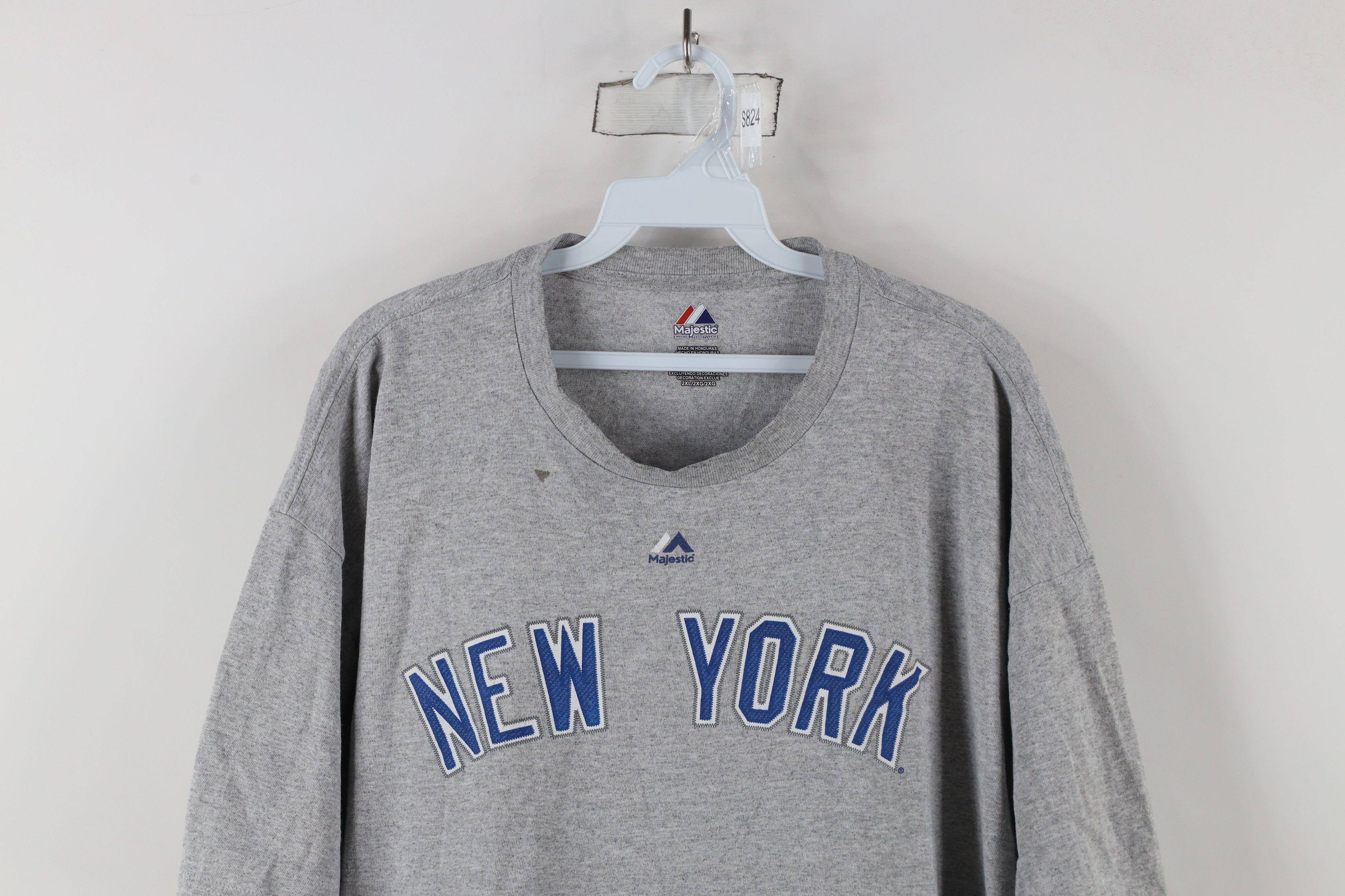 Majestic × Vintage Vintage Majestic Spell Out New York Yankees Baseball T-Shirt Size US XXL / EU 58 / 5 - 2 Thumbnail