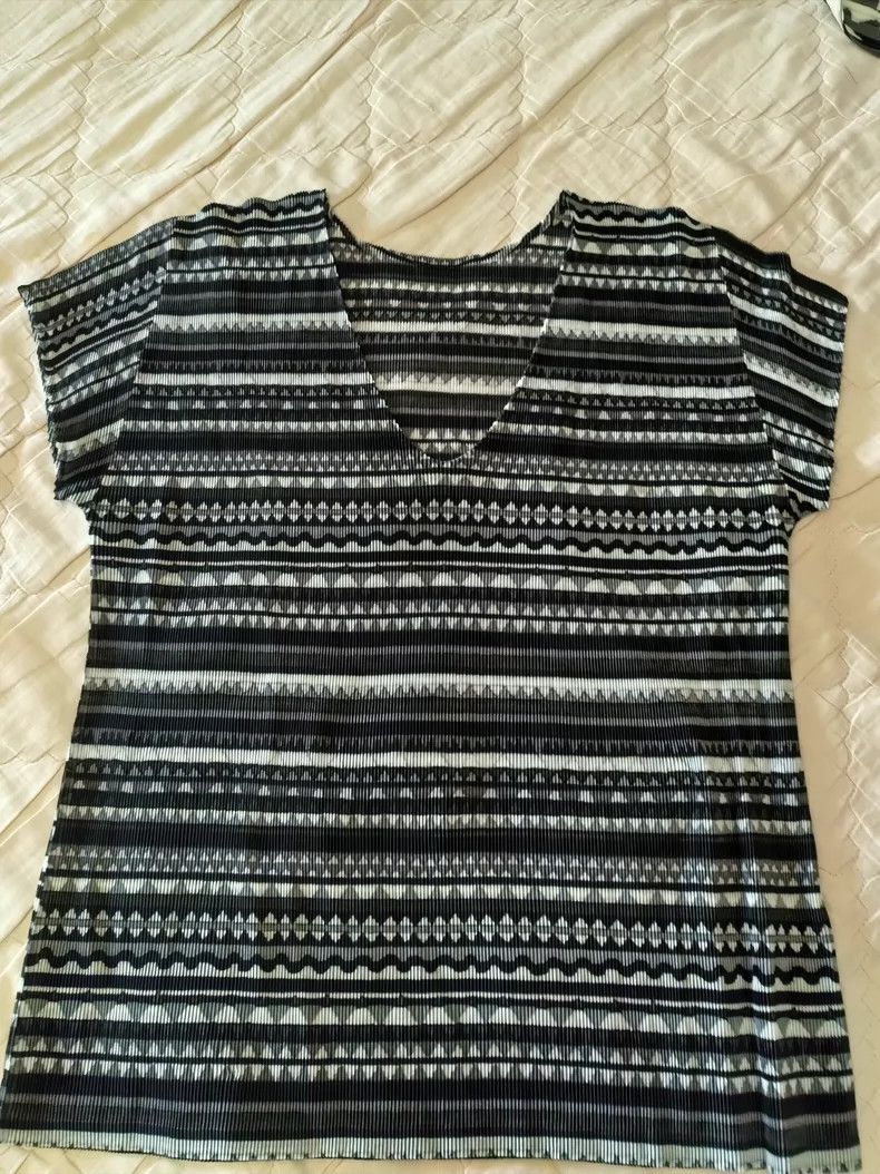 Issey Miyake Issey Miyake size:3 Black and white pleated top Size XS / US 0-2 / IT 36-38 - 1 Thumbnail