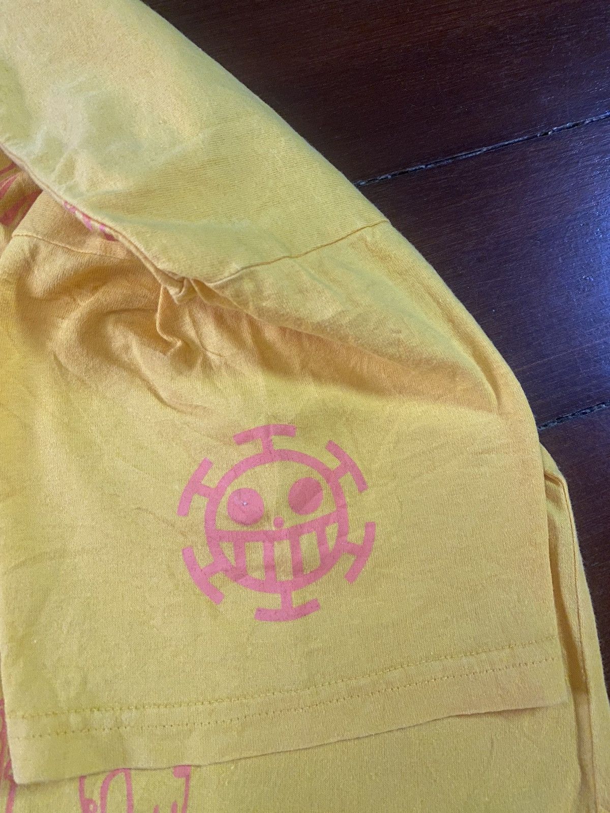 Anime × Beauty Beast × One Piece Vintage y2k One Piece surgeon of death trafalgar law Tees Size US M / EU 48-50 / 2 - 8 Thumbnail