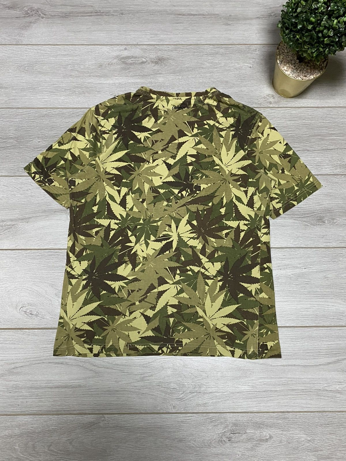 Pelle Pelle Pelle Pelle weed leaves marijuana all over tee shirt Size US L / EU 52-54 / 3 - 8 Thumbnail