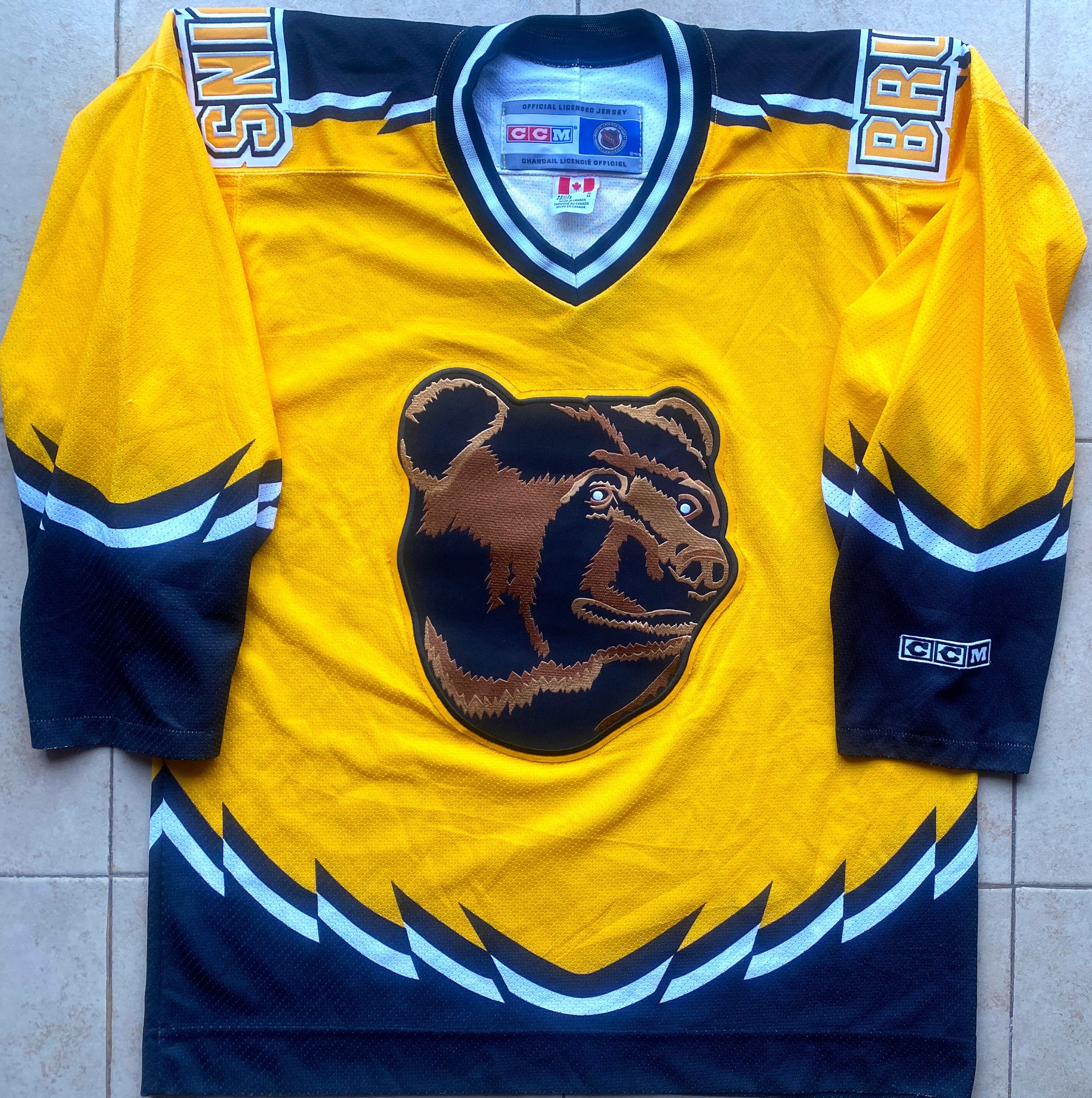 Ccm Boston Bruins 2000s CCM Pooh jersey M gold alt NHL vintage Size US M / EU 48-50 / 2 - 1 Thumbnail