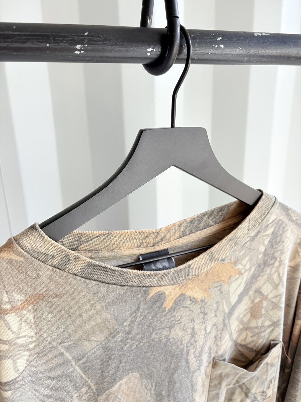 Vintage Thrashed Sun Faded Camo Shirt Distressed Band Tee Erd grunge Size US XL / EU 56 / 4 - 3 Thumbnail