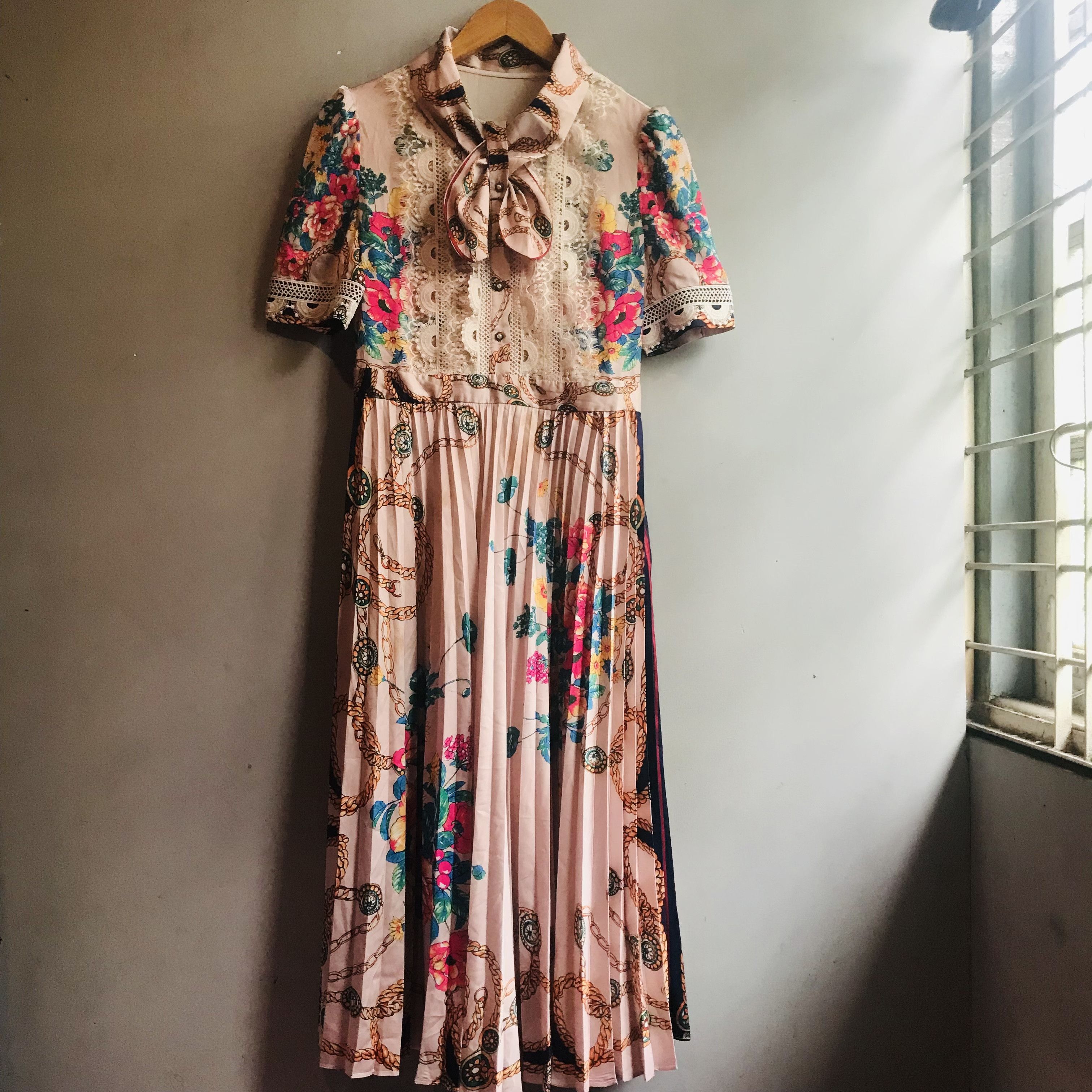 Vintage Vintage Floral Pleated Maxi Dress Size L / US 10 / IT 46 - 2 Thumbnail