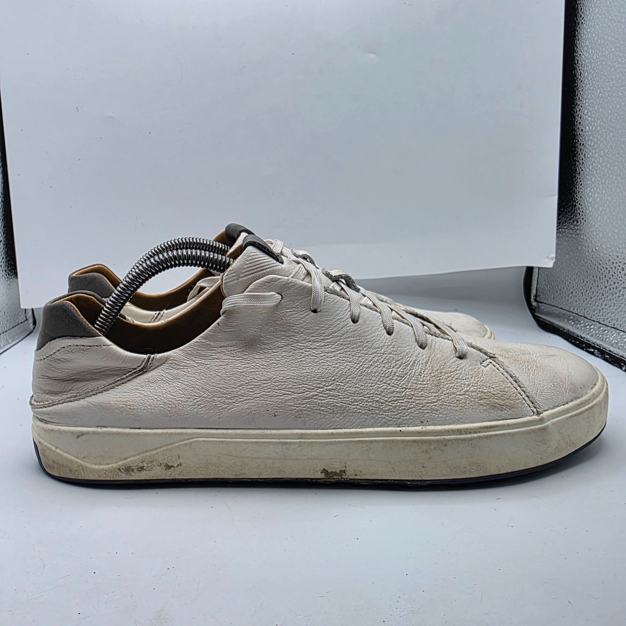 Olukai Olukai WaiAlae Mens Size 10.5 White Leather Spikeless Golf S Size US 10.5 / EU 43-44 - 12 Thumbnail