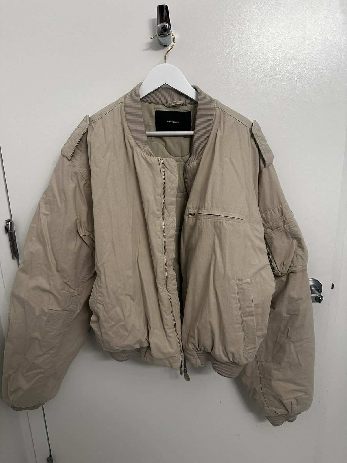 Entire Studios Entire Studios Cream A-4 Bomber Size US XXL / EU 58 / 5 - 1 Thumbnail