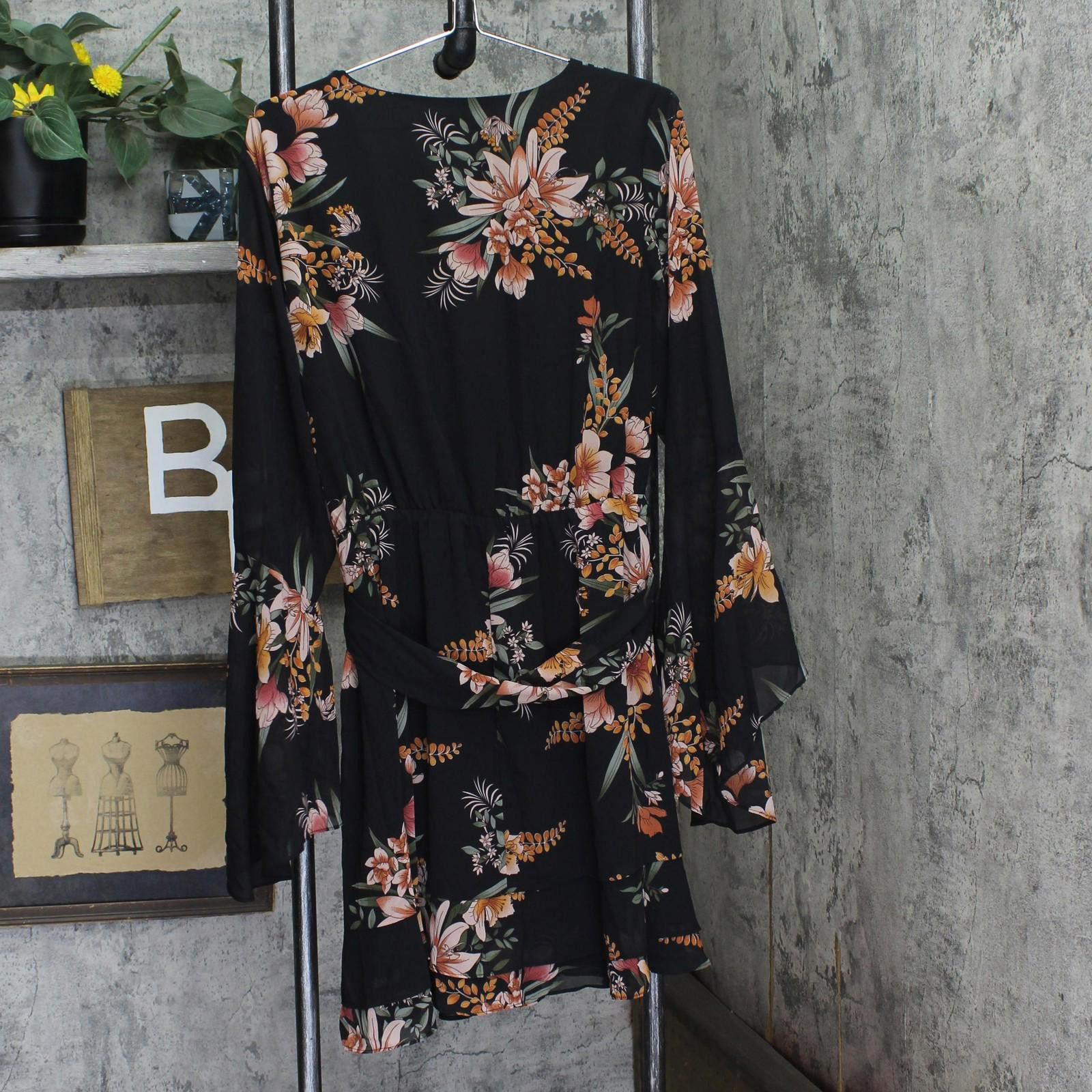 Other Nwt City Chic Floral Bell Sleeve Mini Dress Gypsy Black 18w Size XXL / US 16-18 / IT 52-54 - 2 Thumbnail