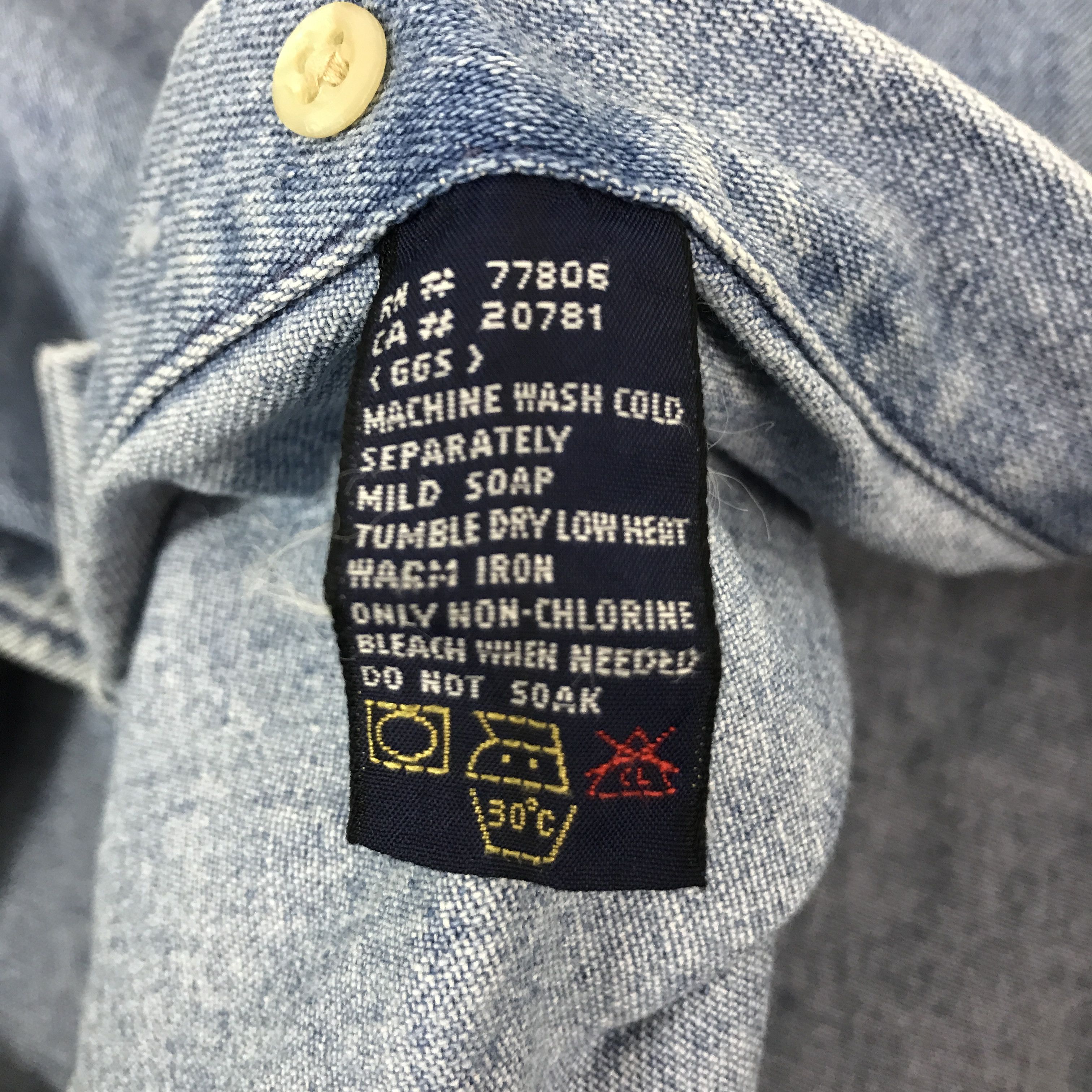 Tommy Hilfiger tommy hilfinger denim button up t-shirt K44B58 Size US L / EU 52-54 / 3 - 11 Thumbnail