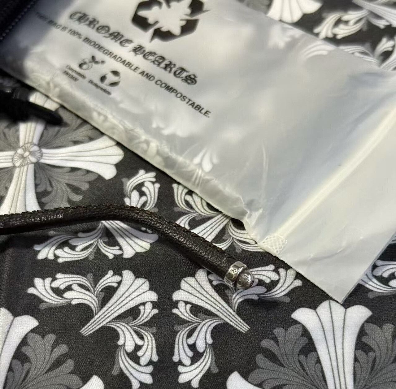 Chrome Hearts Chrome Hearts Pearl Fish Skin & Silver Sunglasses Size ONE SIZE - 7 Thumbnail