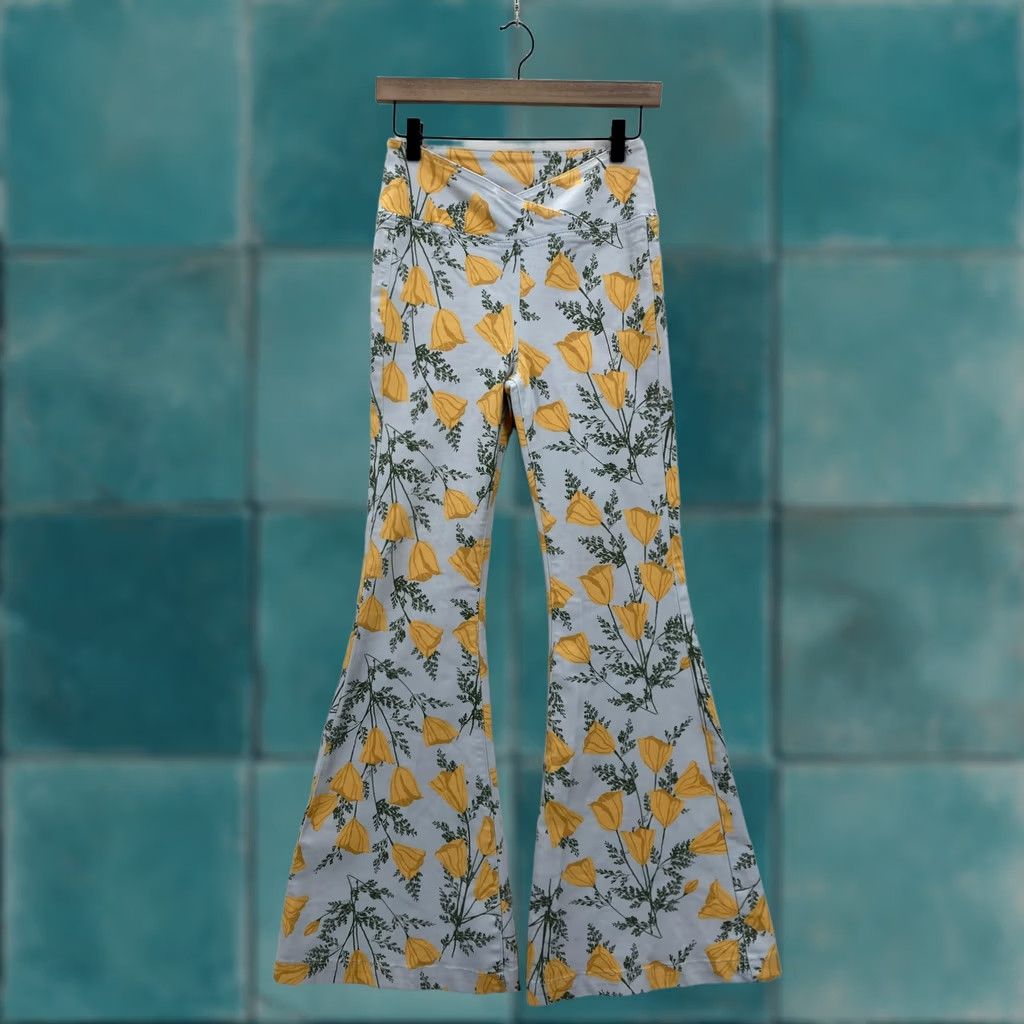 Vintage We The Free Venice Beach Printed Flare Pants Womens 25 Blue Yellow Floral Boho Size 42" / US 20 - 1 Thumbnail