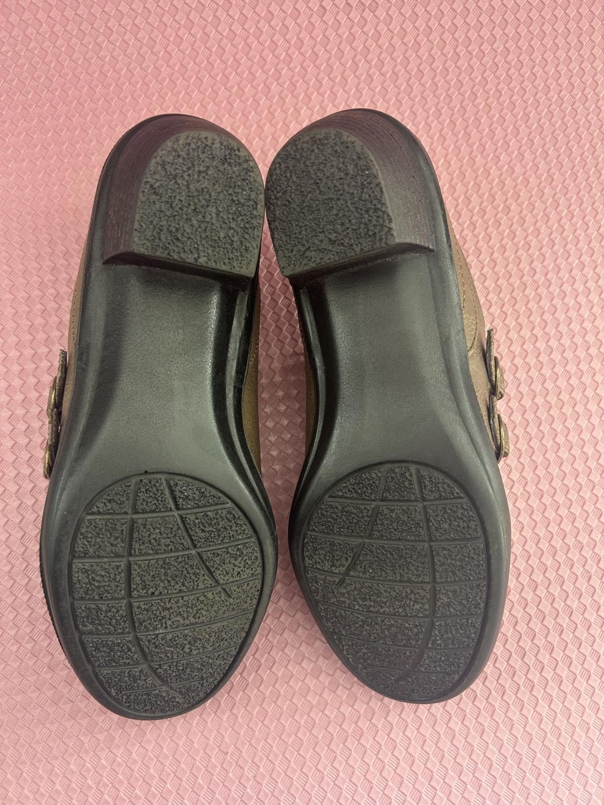 Designer Easy Street Women’s Taupe Stroll Comfort Shoes, Size 8.5M Size US 8.5 / IT 38.5 - 6 Thumbnail