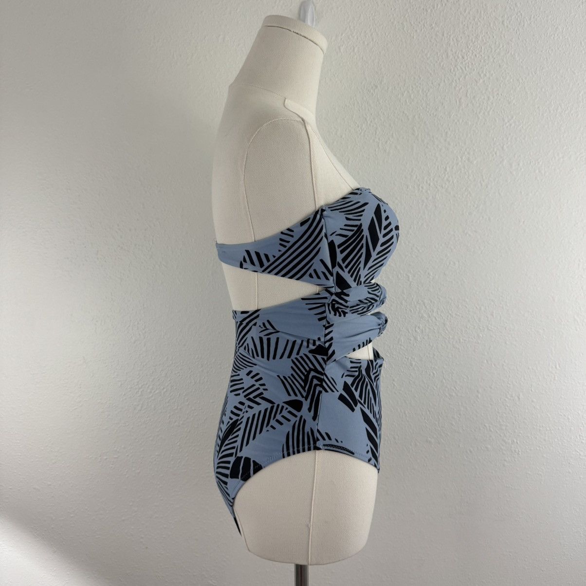 Other AERIE Blue Cheeky Strapless Triple Knot One Piece Swimsuit Size XS / US 0-2 / IT 36-38 - 9 Thumbnail
