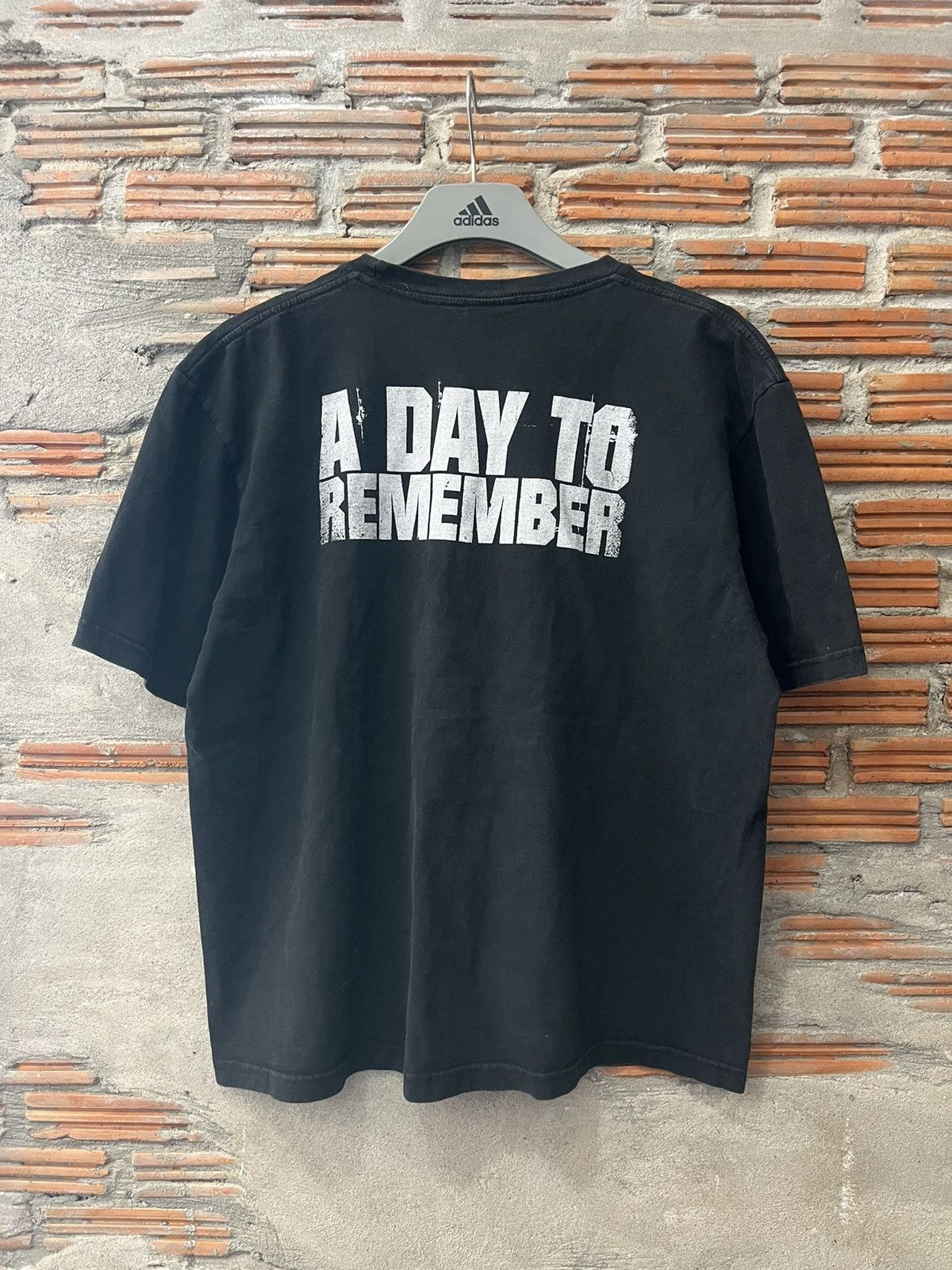 Band Tees Vintage A DAY TO REMEMBER 00’s Tshirt Size US XL / EU 56 / 4 - 3 Thumbnail