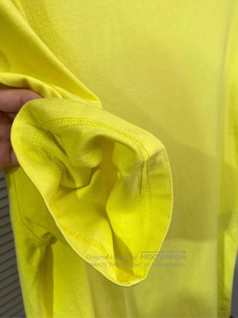 Balenciaga Balenciaga Yellow Short Sleeve T-Shirt with Shoulder Badge Size US XXS / EU 40 - 4 Thumbnail