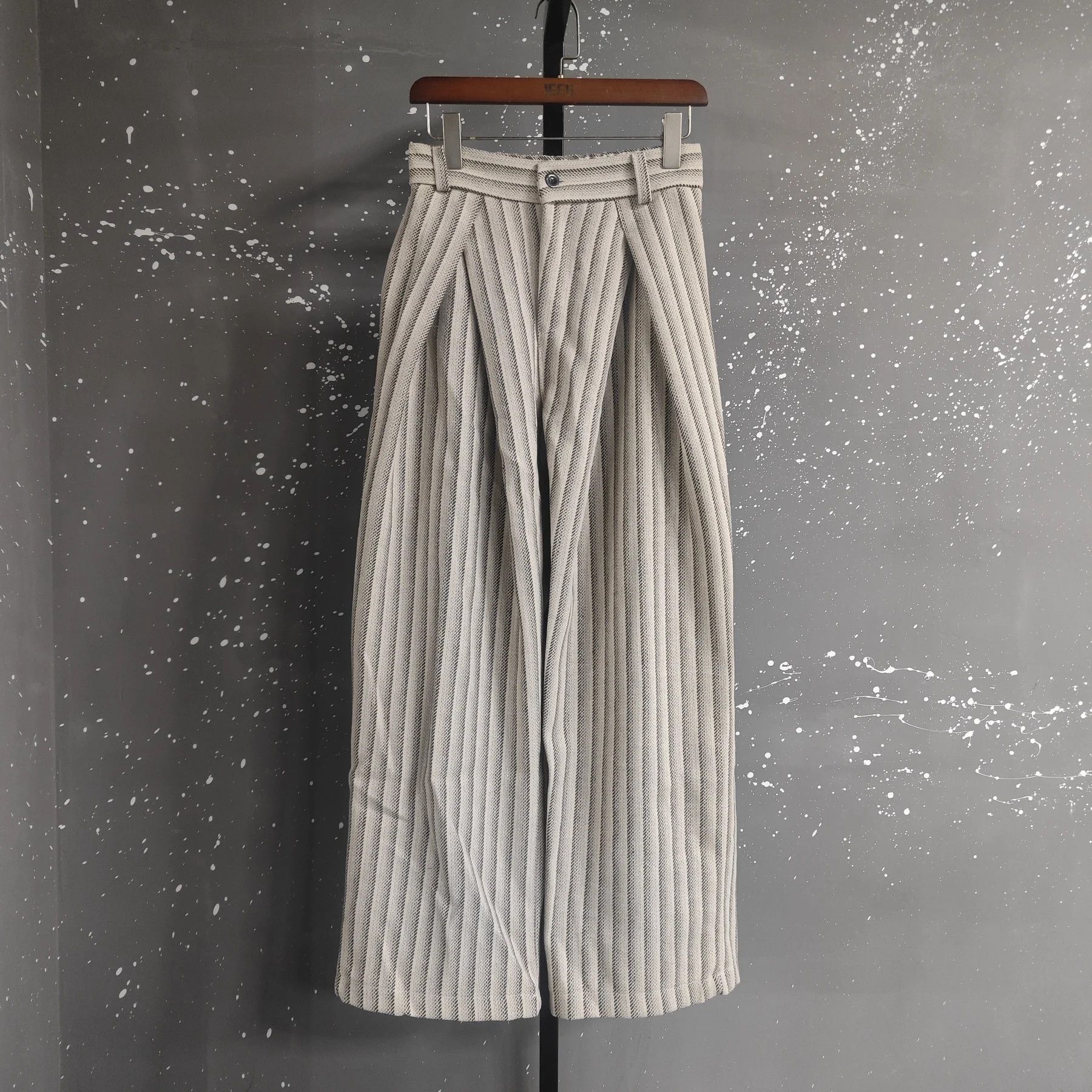Japanese Brand Trousers Striped Woolen Pleated Wide Leg Pants Size US 32 / EU 48 - 7 Thumbnail