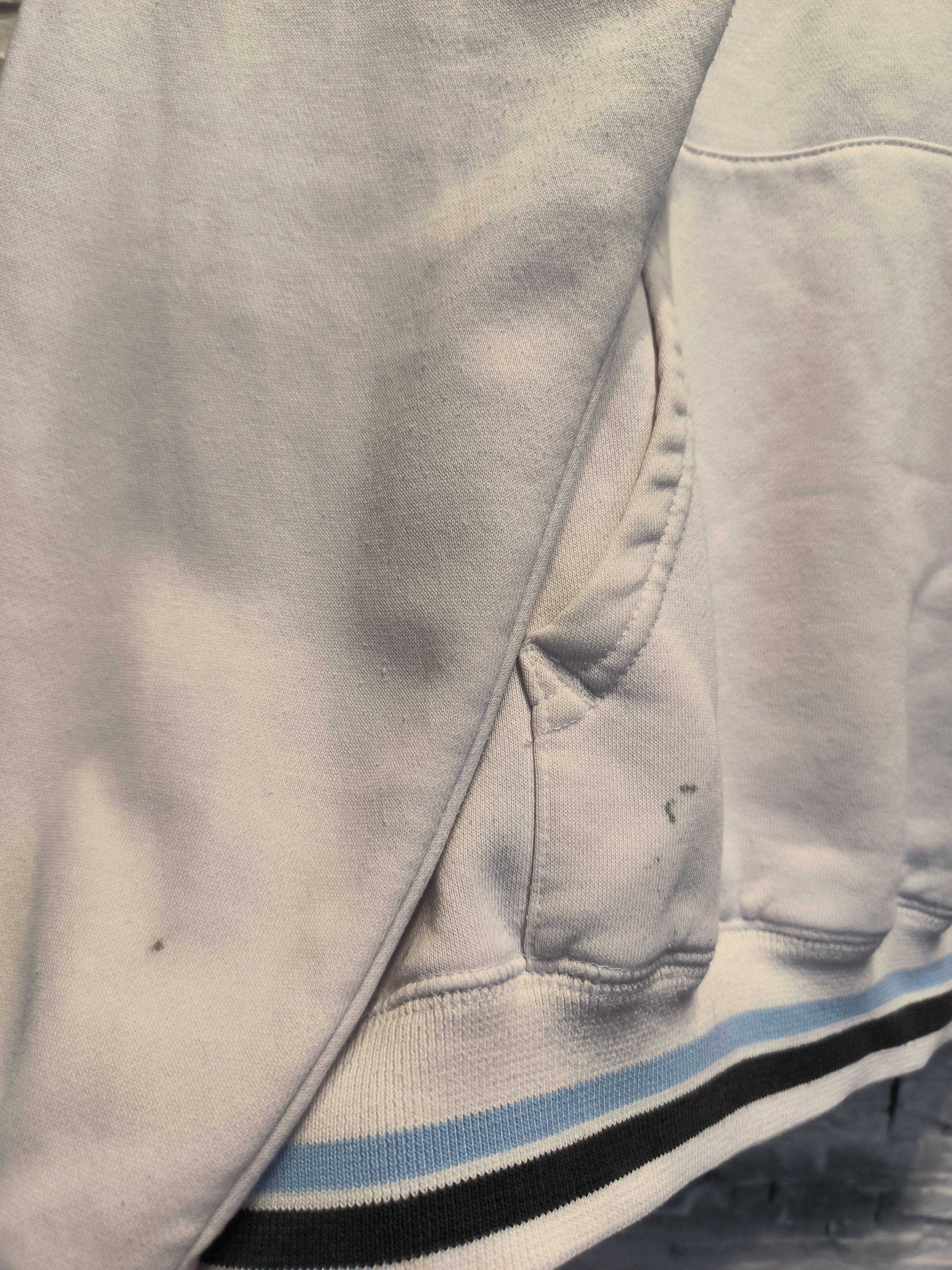 Fred Perry × Vintage Fred Perry Vintage 90s Hoodie White Big Logo Size US M / EU 48-50 / 2 - 7 Thumbnail