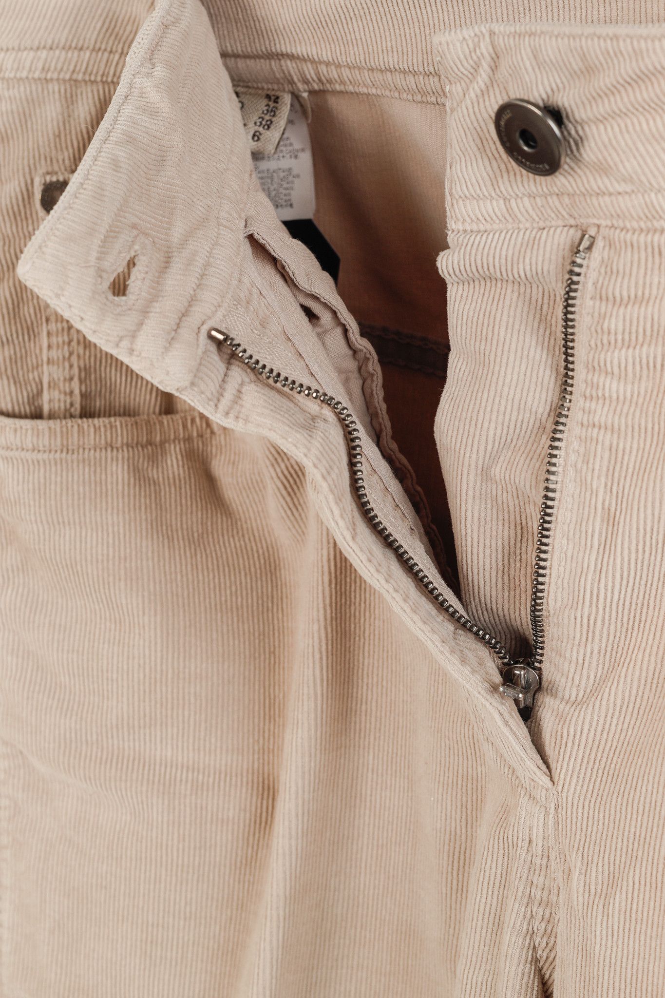 Brunello Cucinelli Brunello Cucinelli AW/19 Corduroy Monili-Bead Cropped Jeans Size 28" / US 6 / IT 42 - 9 Thumbnail