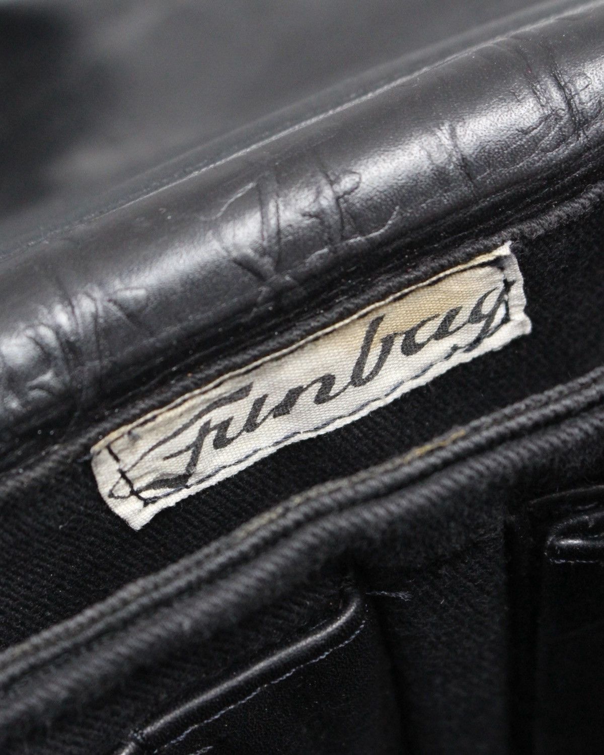 Hysteric Glamour 1990S FUNBAG BLACK EMBOSSED LEATHER CROSSBODY BAG Size ONE SIZE - 12 Thumbnail