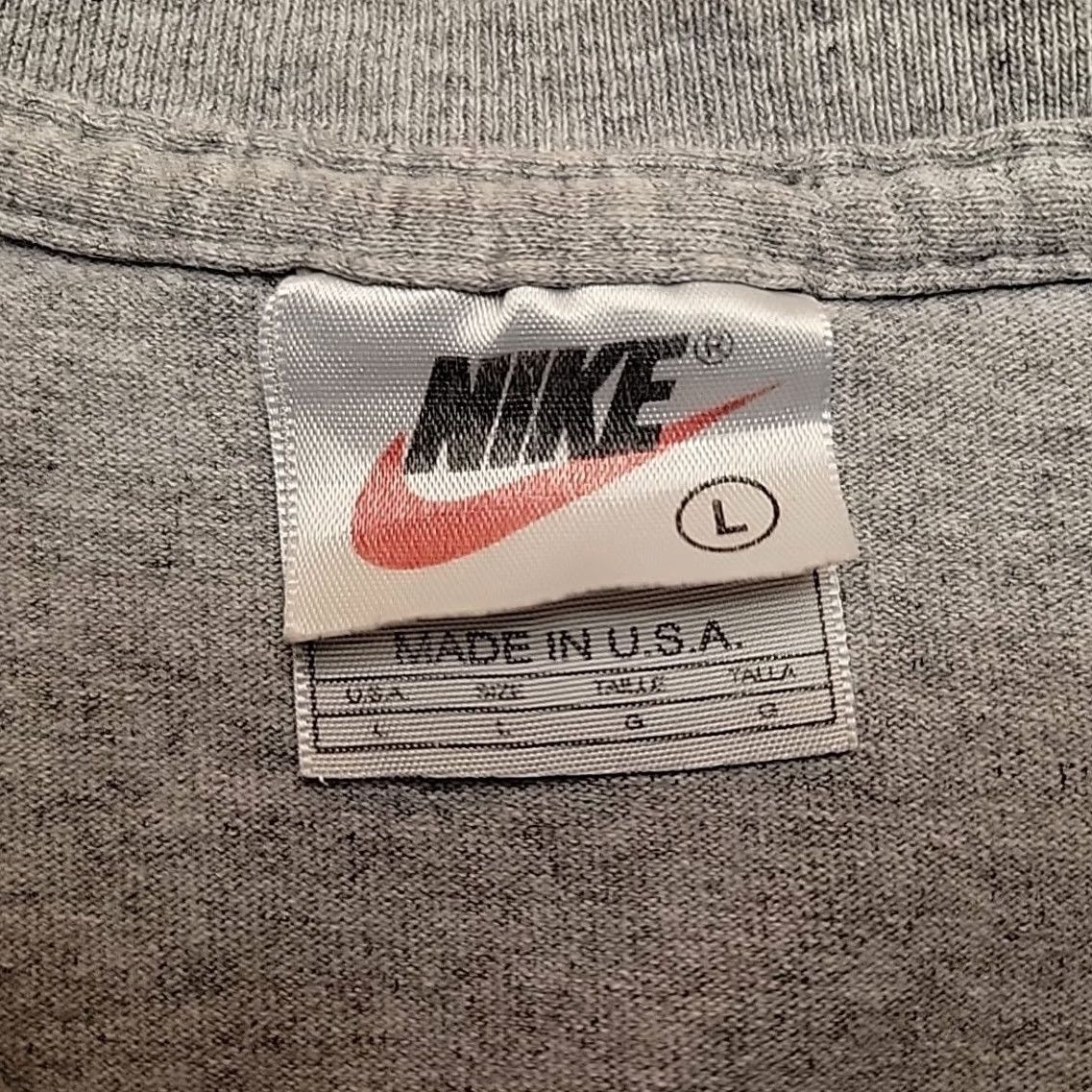 Nike VINTAGE Nike Shirt Mens L Gray Embroidered Swoosh Logo Crewneck Tee Made in USA Y2K Size US L / EU 52-54 / 3 - 5 Thumbnail