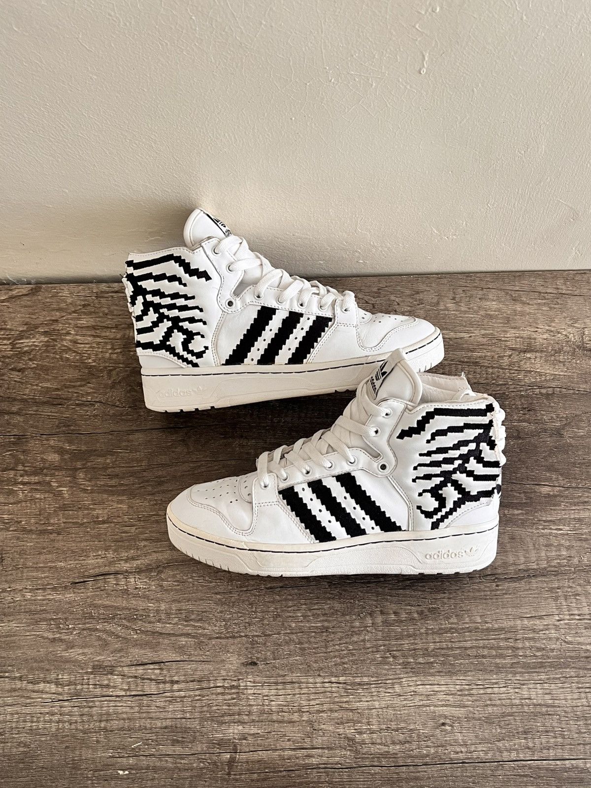 Adidas × Jeremy Scott Jeremy Scott Pixel RARE Size US 8 / EU 41 - 5 Thumbnail