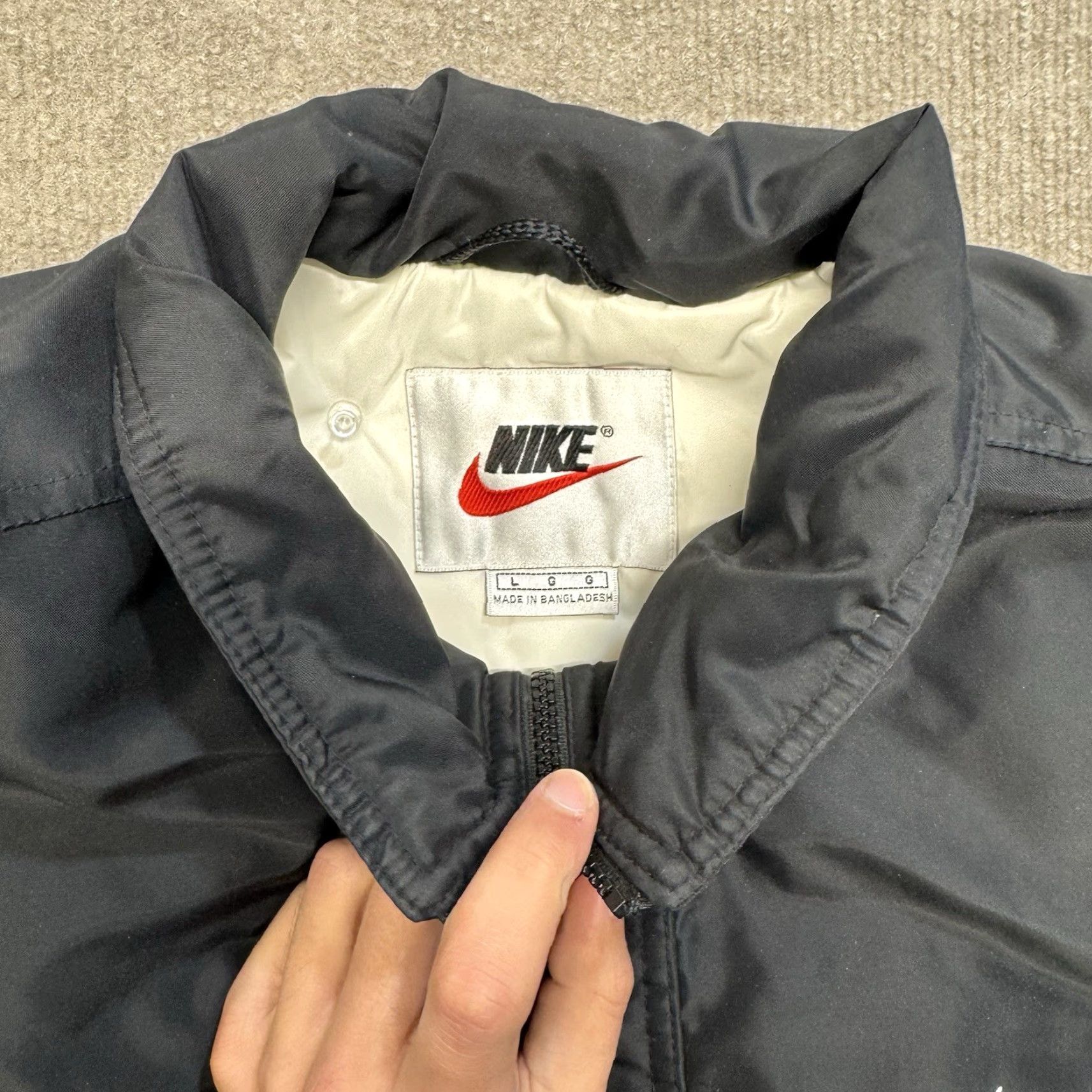 Nike VINTAGE Nike Jacket Large Black Parka Puffer Coat Zip Up Knee Length 90s Nike Dri-Fit Coat Mens Womens Unisex Adults Size US L / EU 52-54 / 3 - 3 Thumbnail